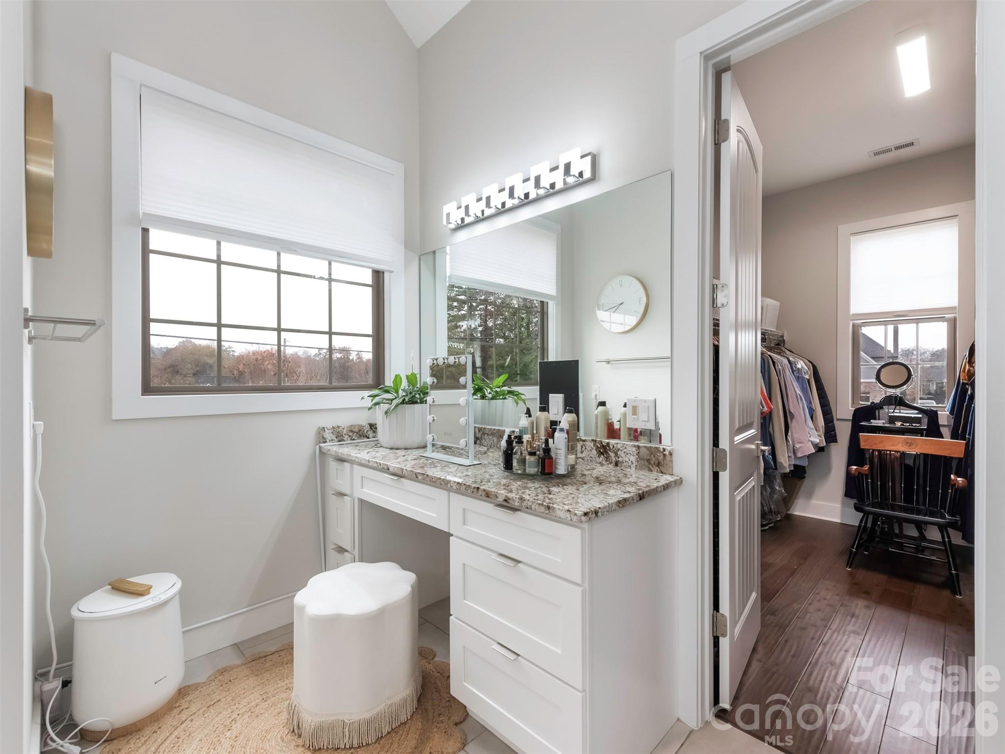 Lakepoint - Residential