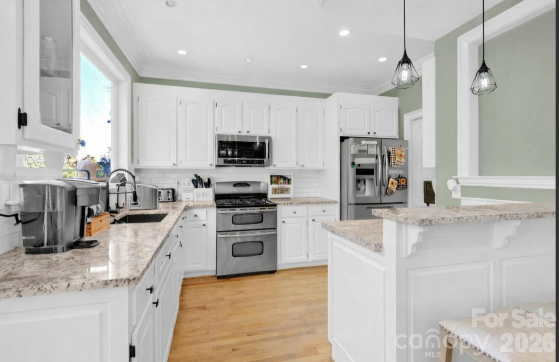 English Hills - Residential