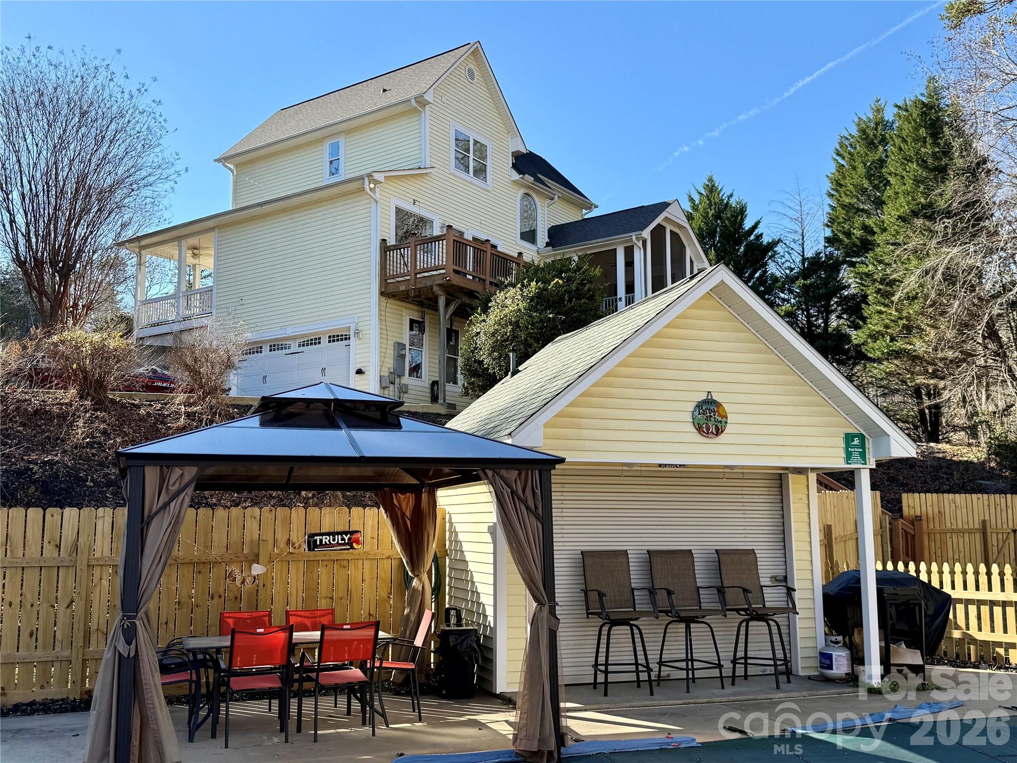 English Hills - Residential