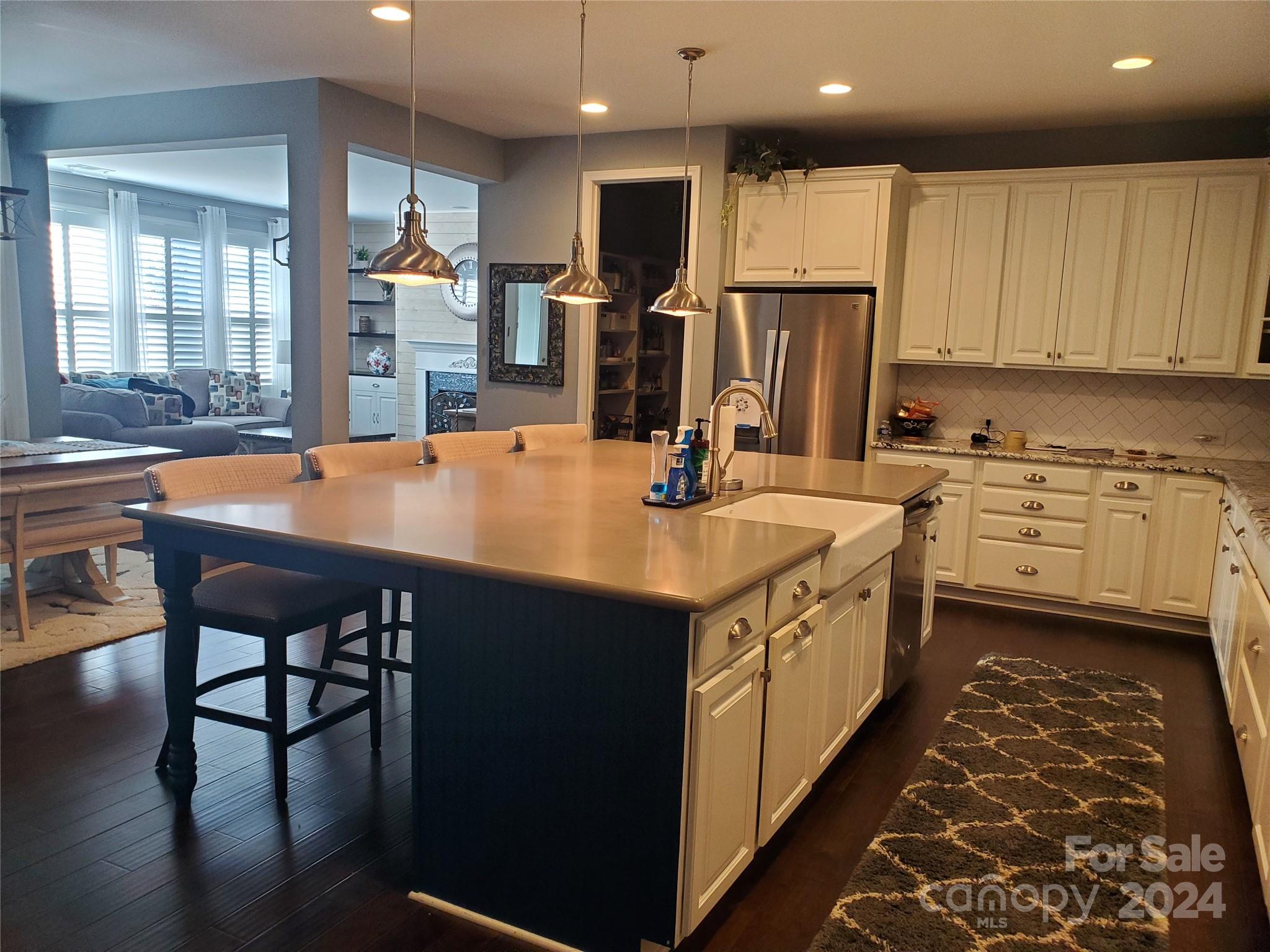 Cobblestone Manor - Residential