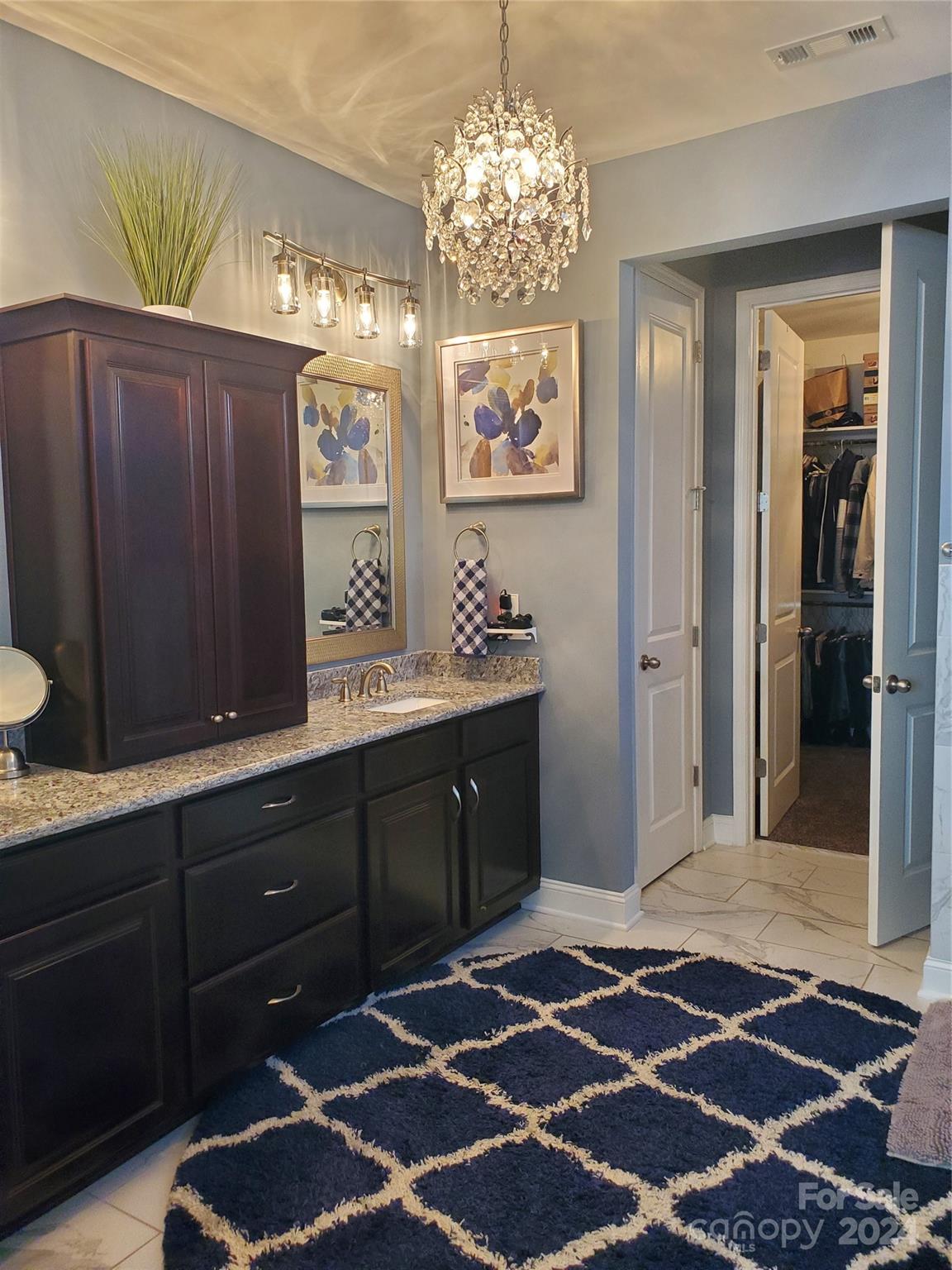 Cobblestone Manor - Residential