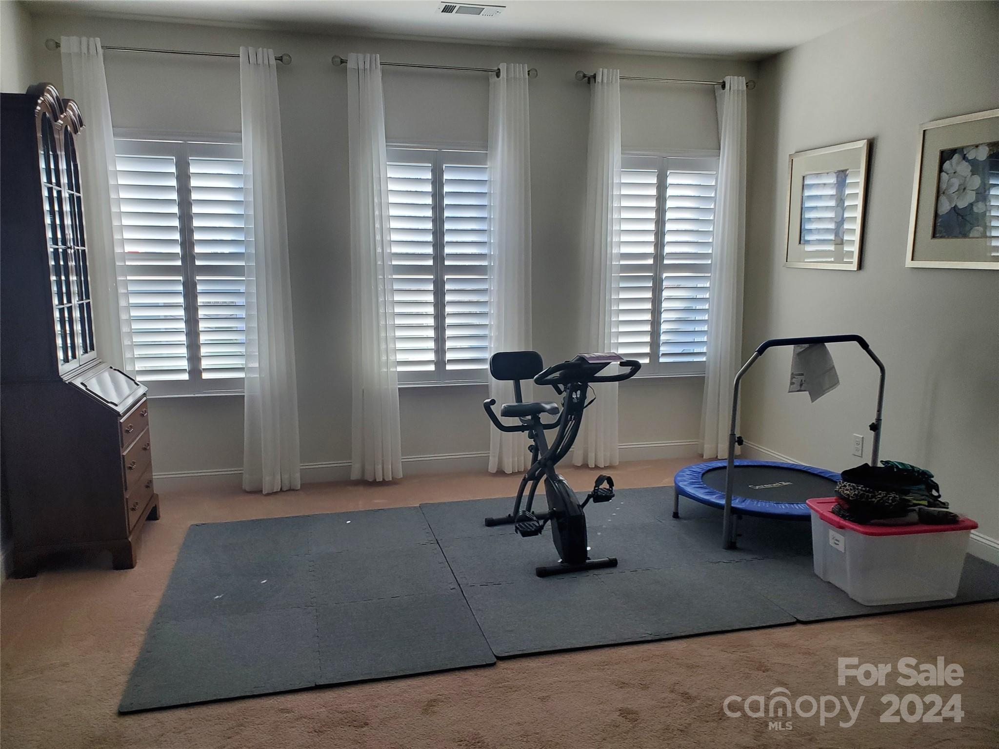 Cobblestone Manor - Residential