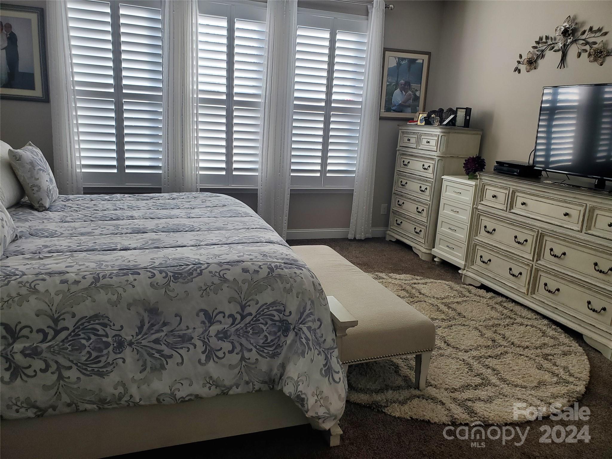 Cobblestone Manor - Residential