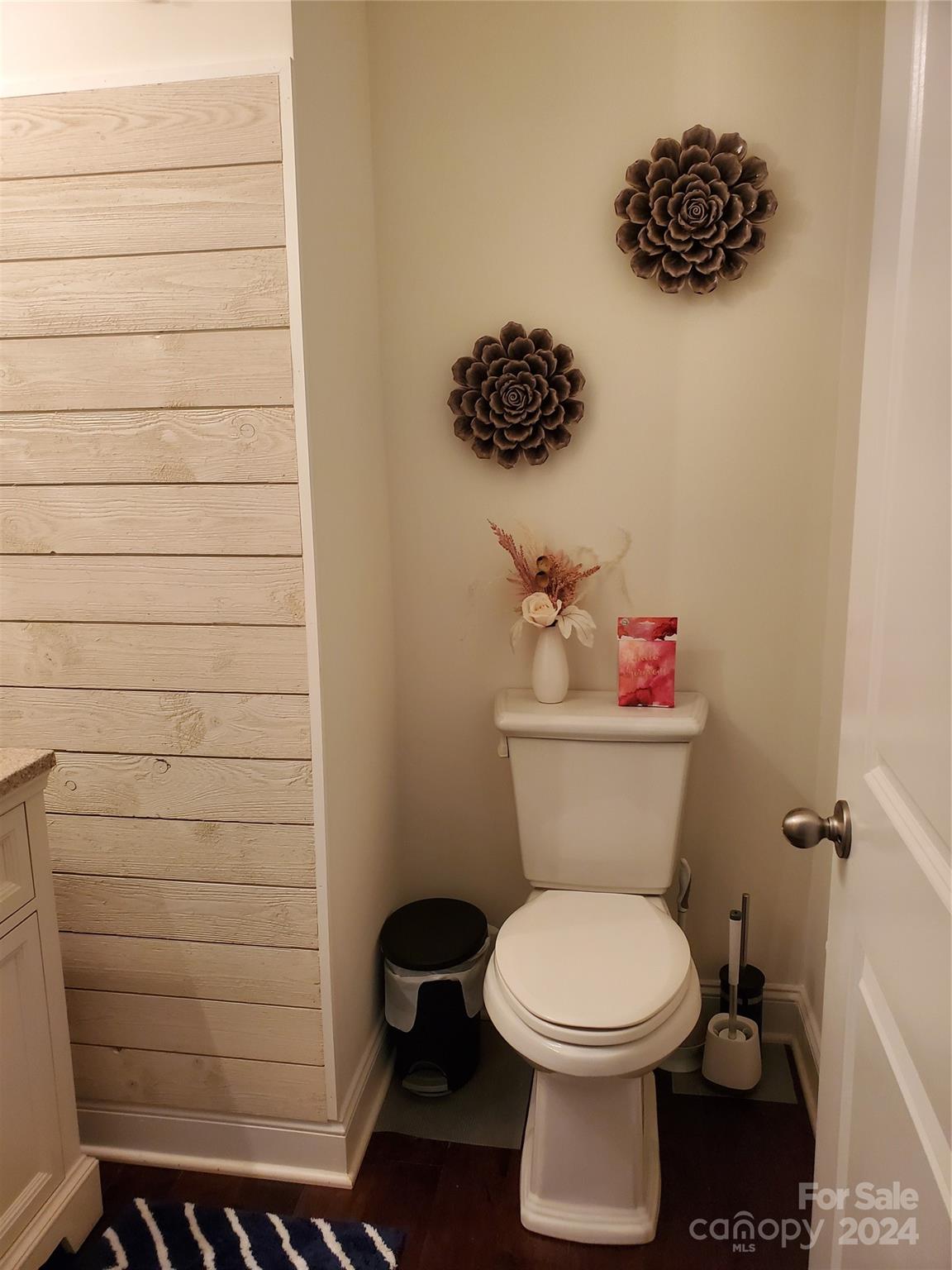 Cobblestone Manor - Residential