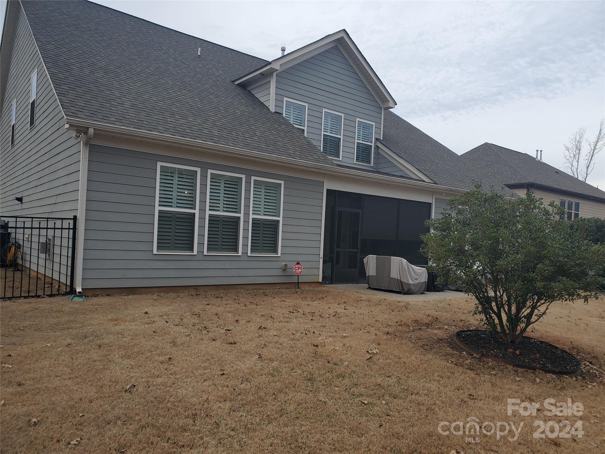 Cobblestone Manor - Residential