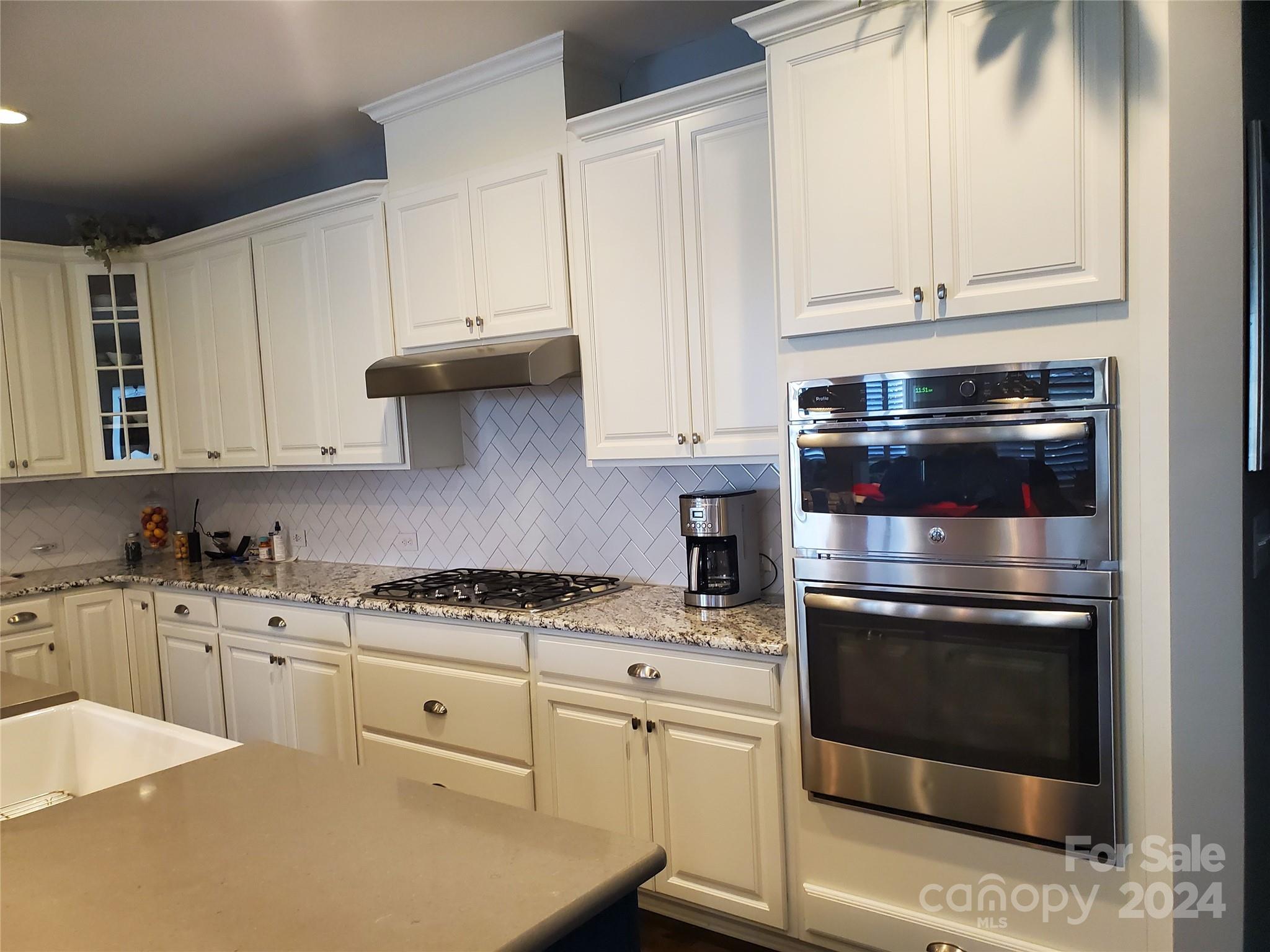 Cobblestone Manor - Residential