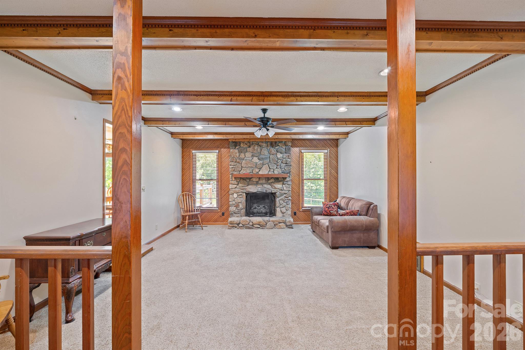 725 Sunridge Drive 18