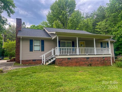 Single Family Residence in Maiden NC 5909 Nc 150 Highway.jpg