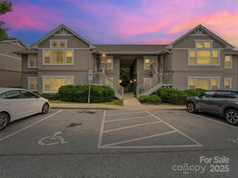 Photo of 131 Morningside Lane, Hendersonville, NC 28792 (MLS # 4276321)