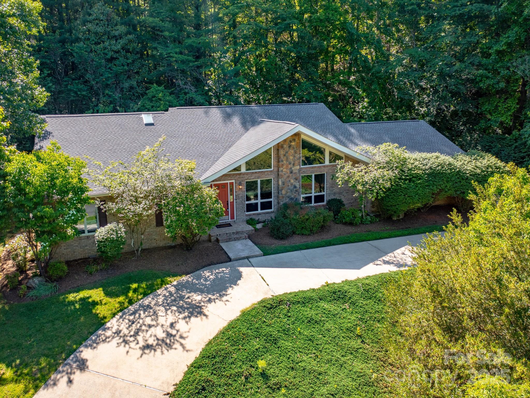 18 Westbridge Drive