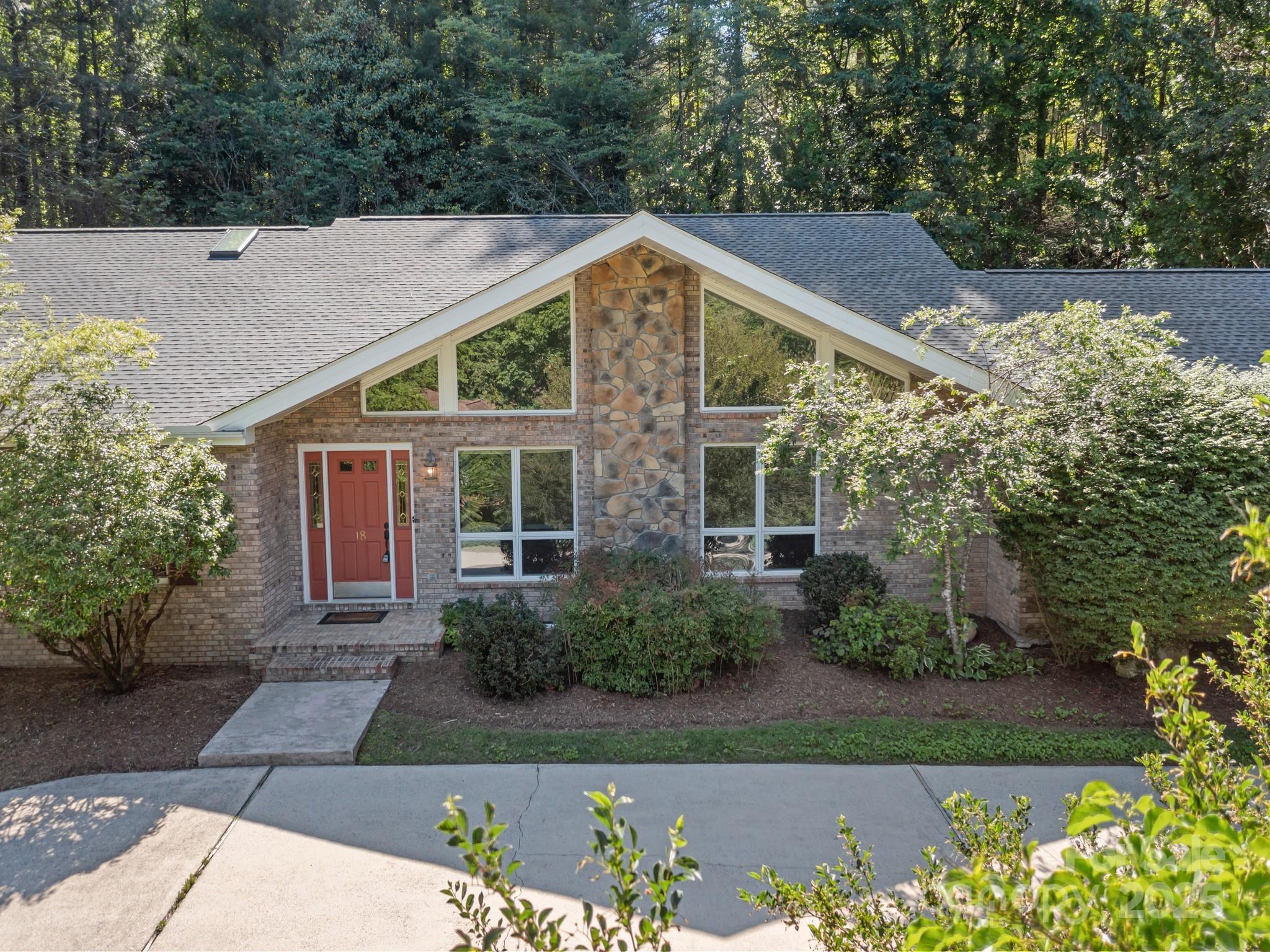 18 Westbridge Drive