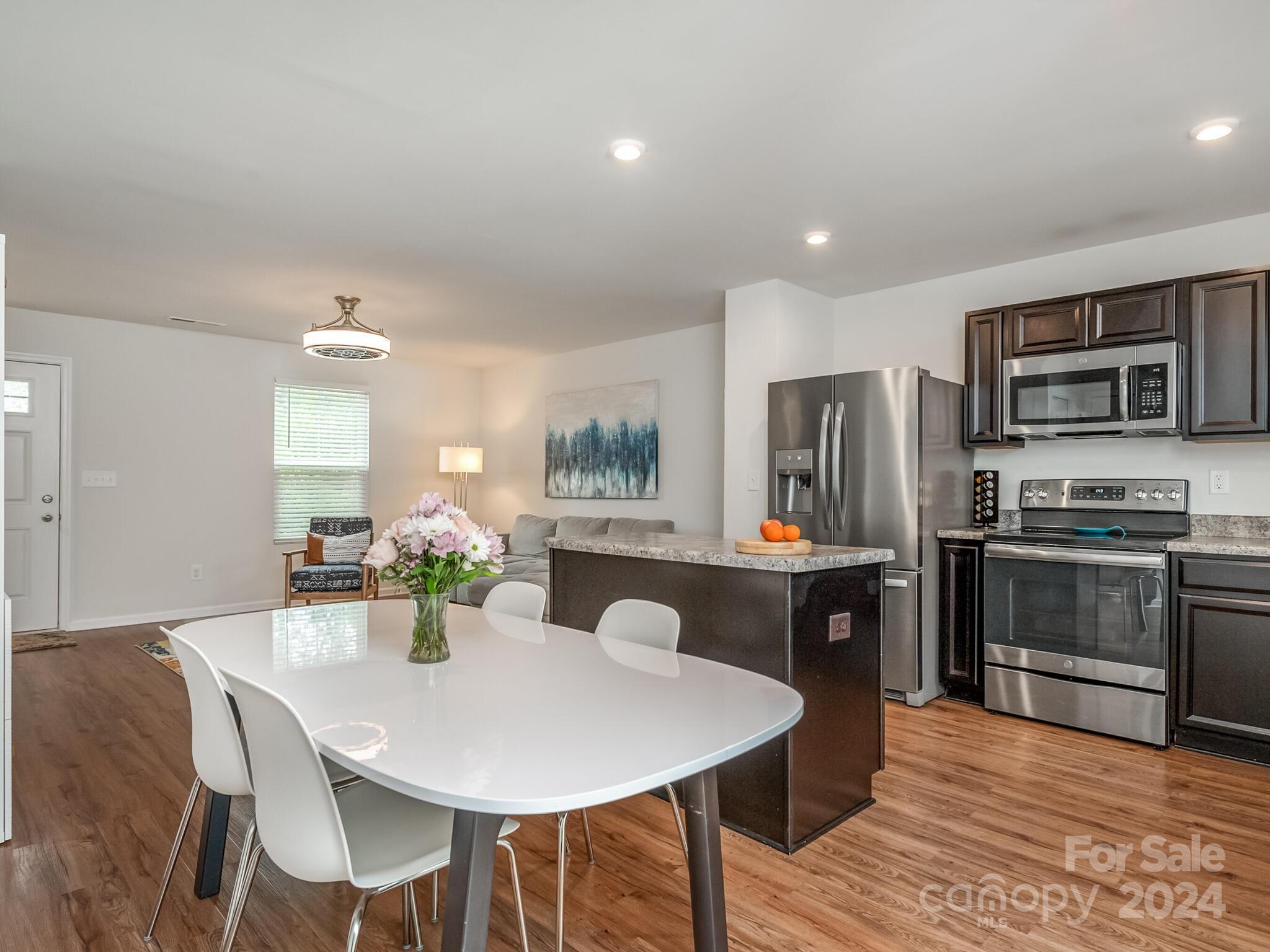 Independence Woods - Residential