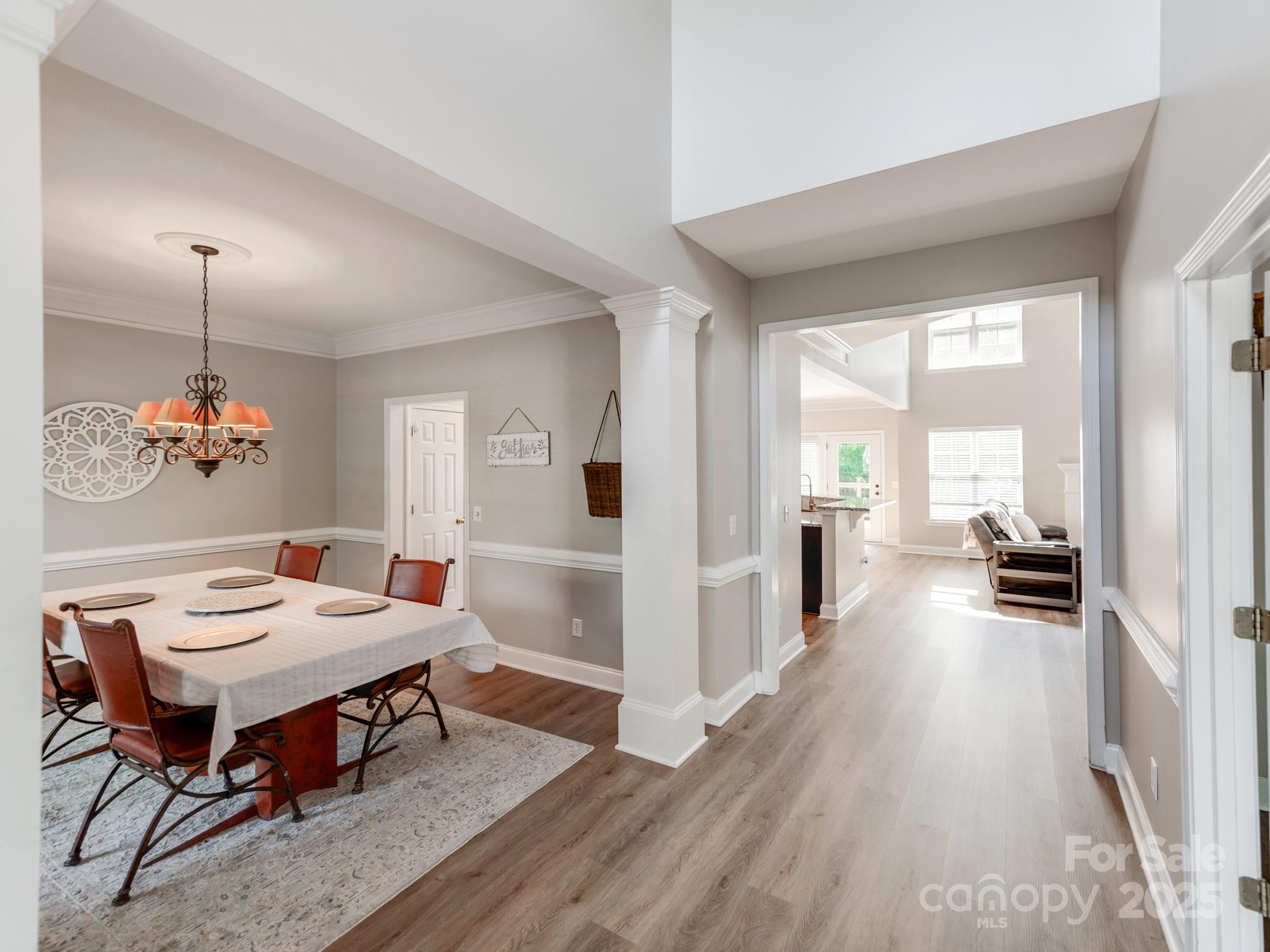 537 Montgrove Place NW