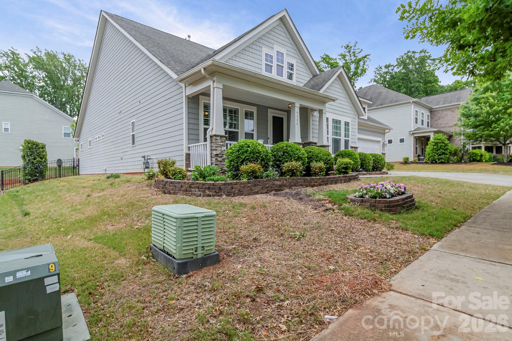 9524 Hightower Oak Street