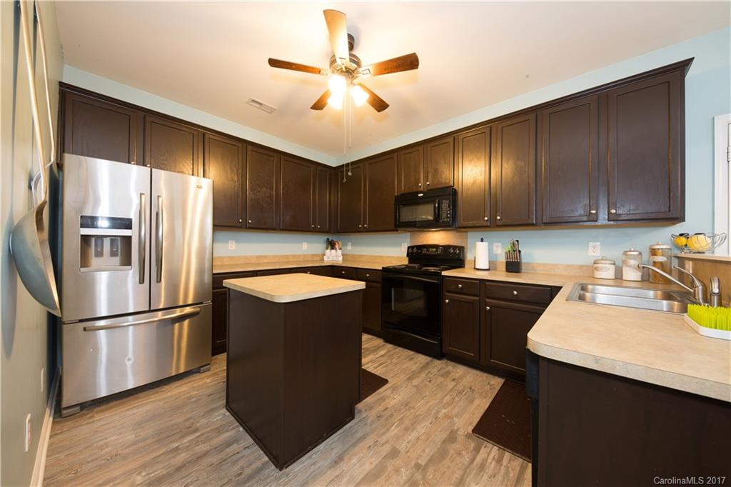 Sandy Pointe - Residential