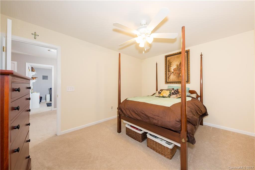 Sandy Pointe - Residential