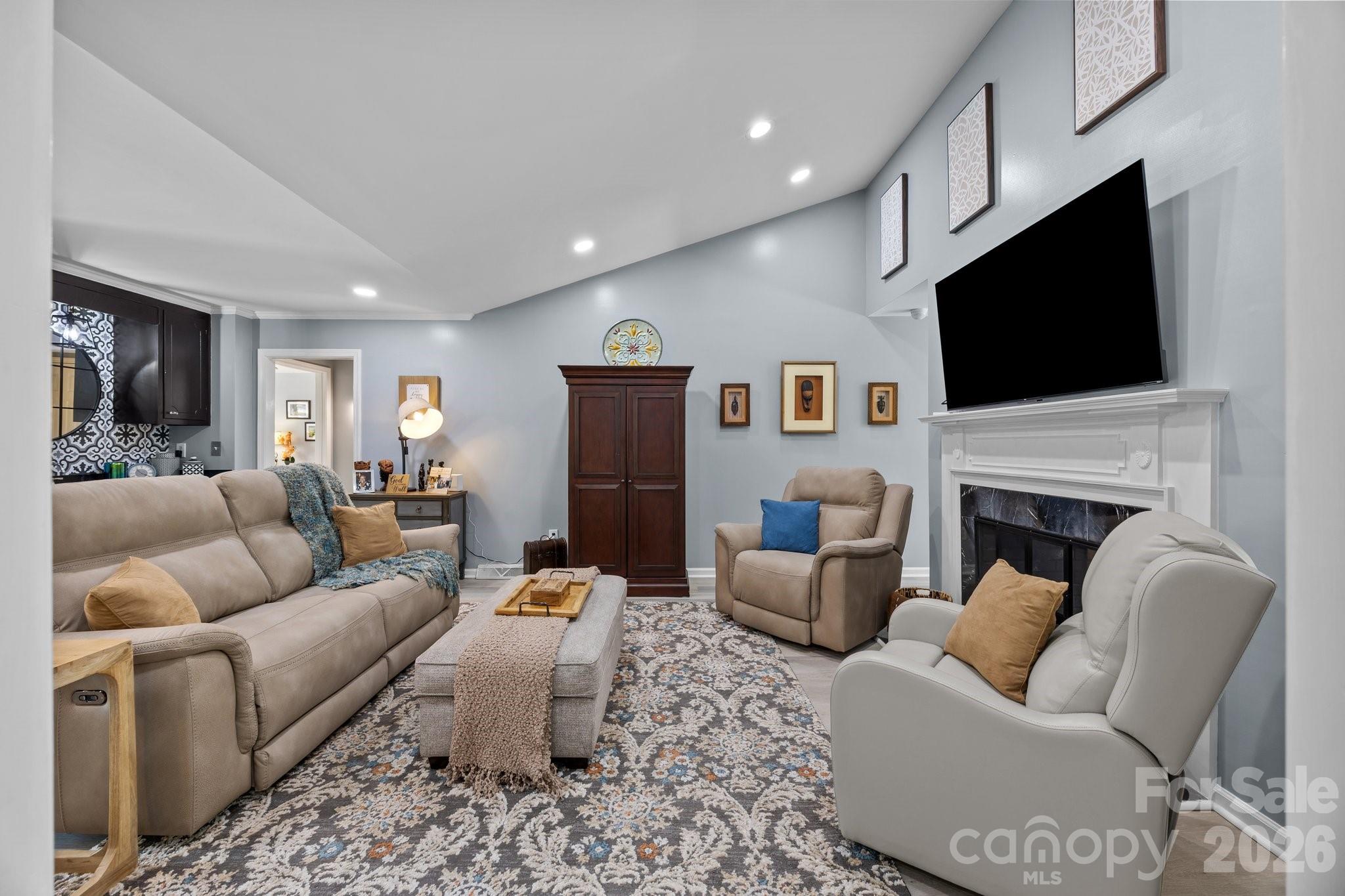 Country Club - Residential