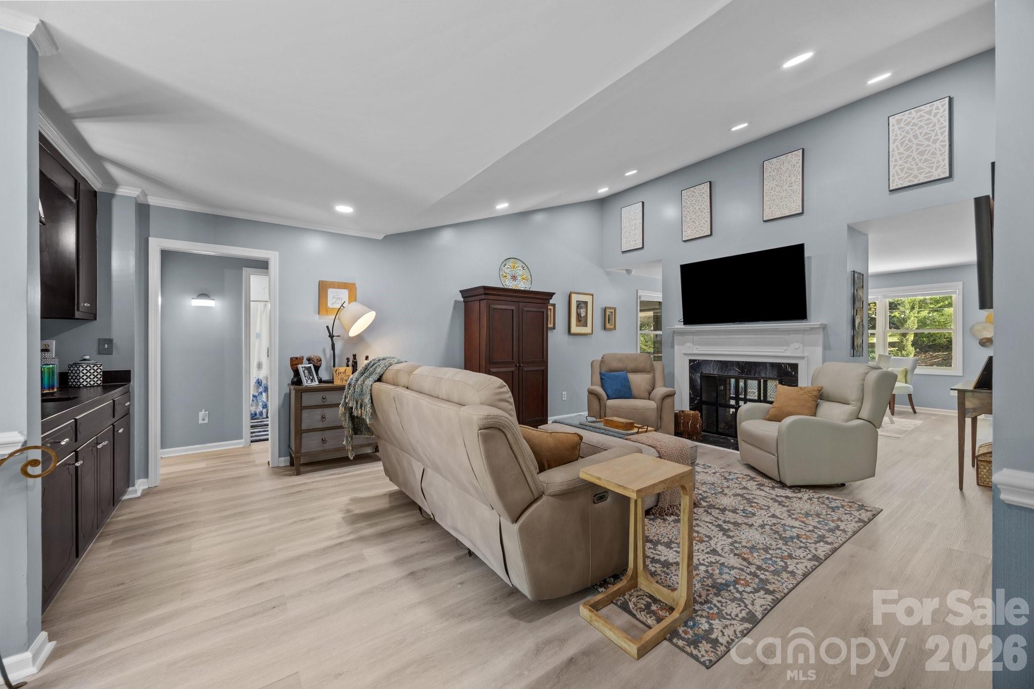 Country Club - Residential