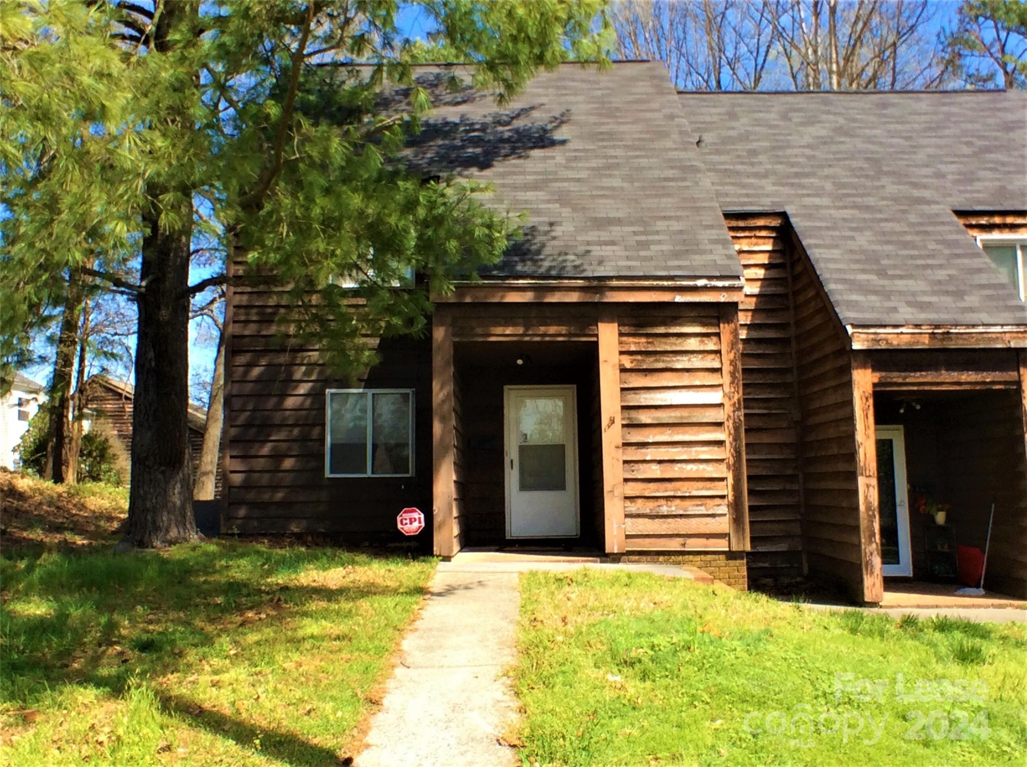 Pawtuckett on The Green - Residential Lease