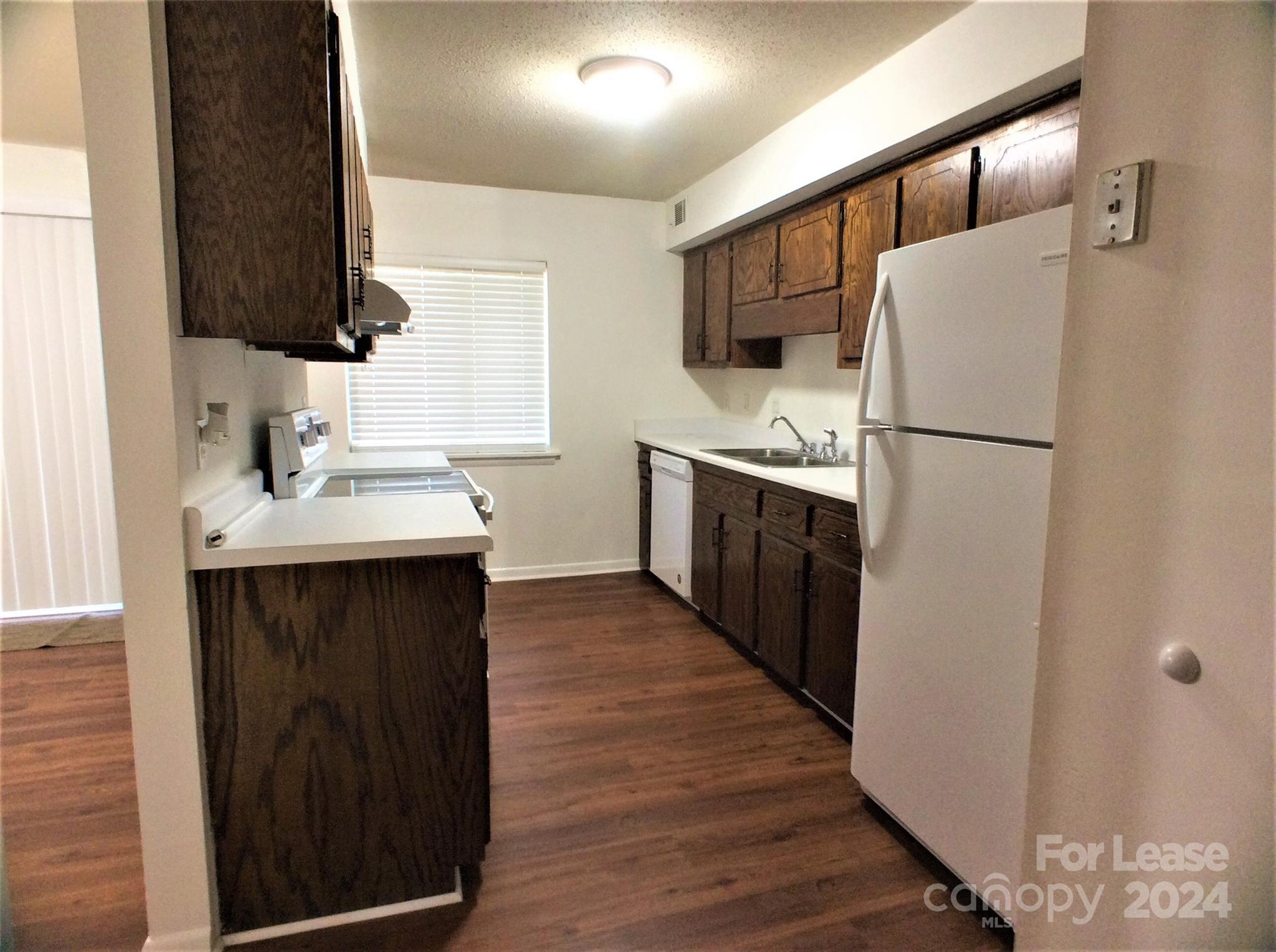 Pawtuckett on The Green - Residential Lease