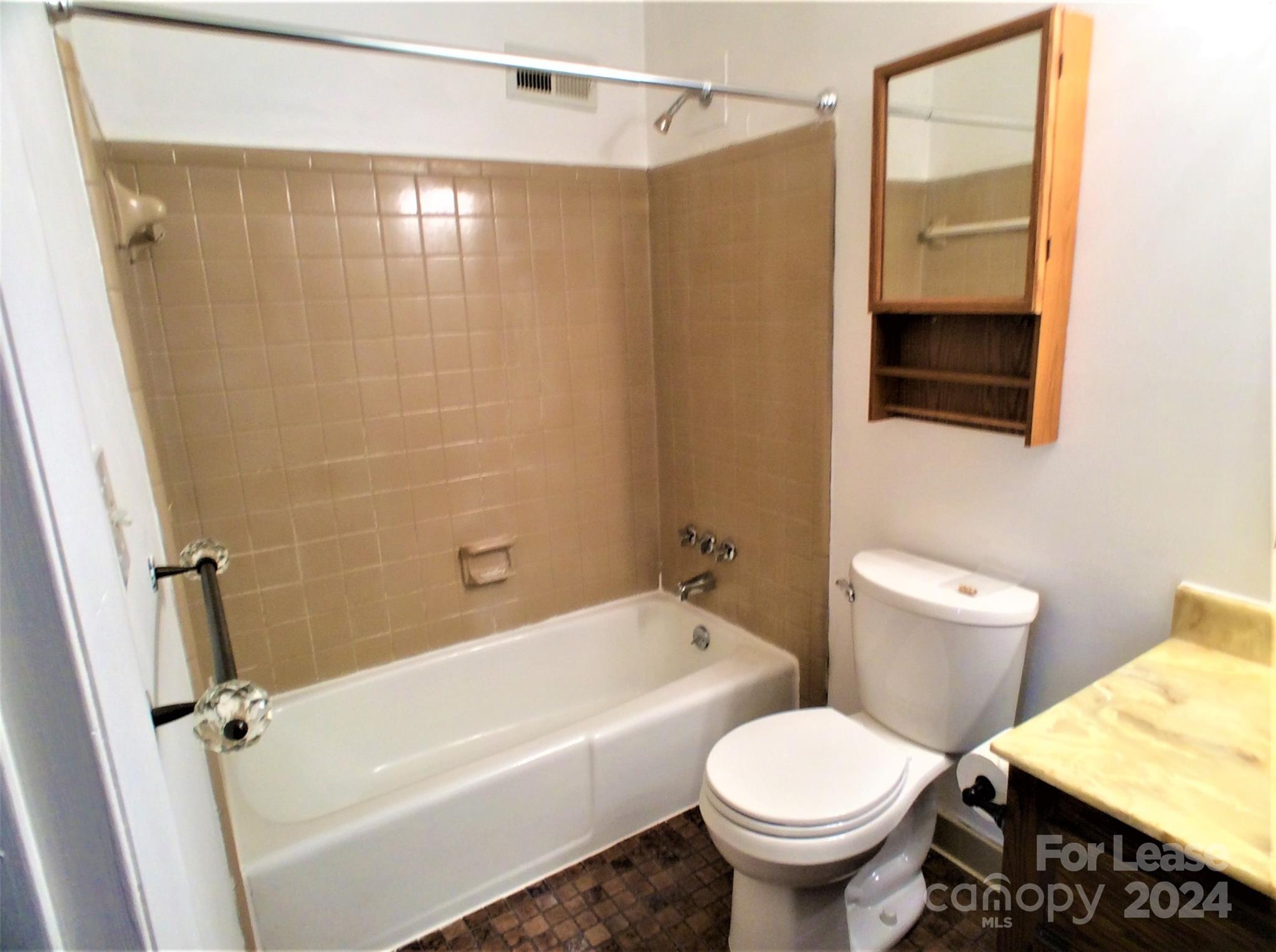 Pawtuckett on The Green - Residential Lease