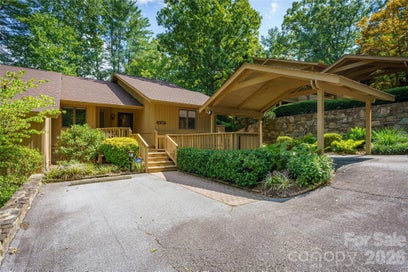 204 Water Oak Lane Hendersonville NC 28791