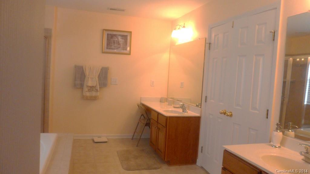 Autumn Cove At Lake Wylie - Residential Lease