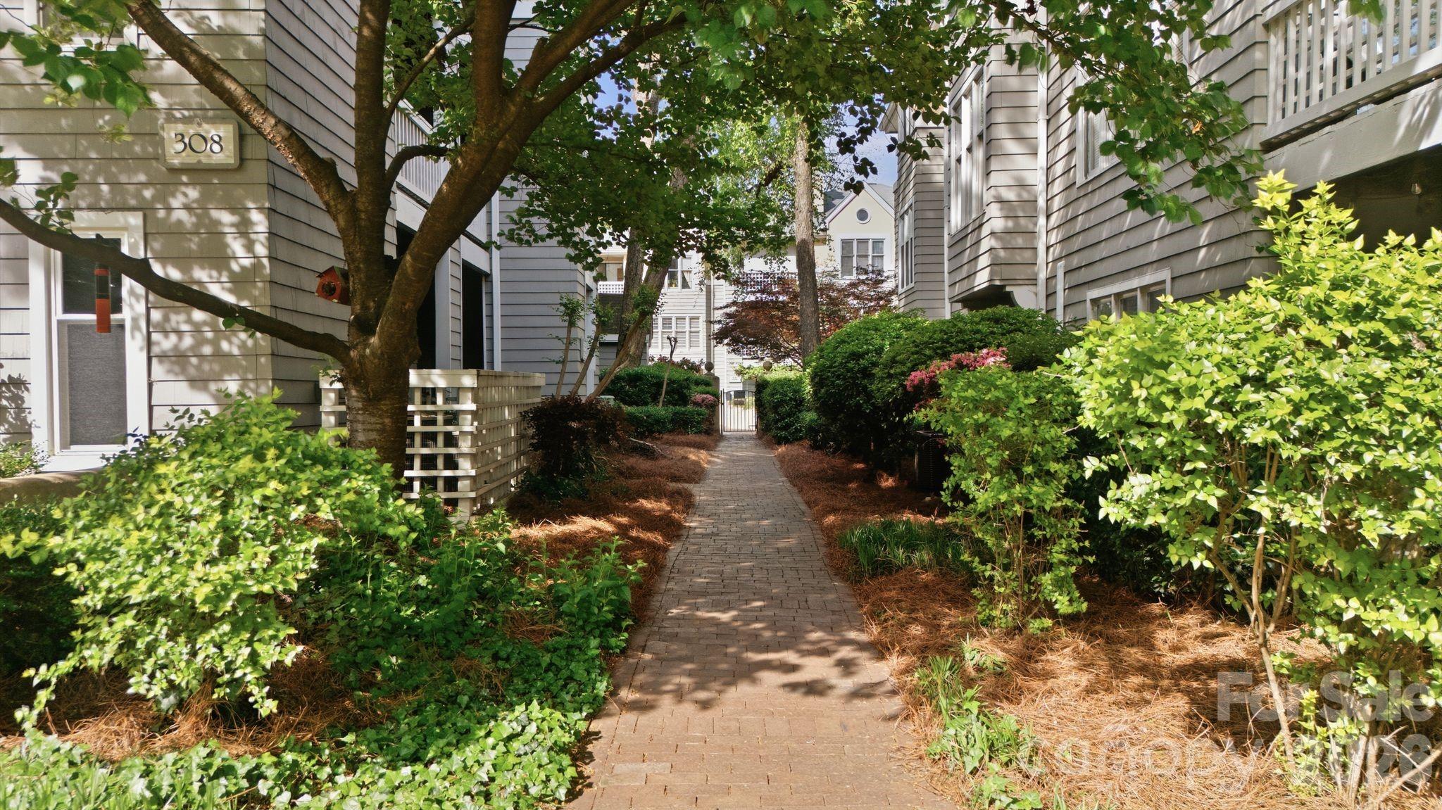 Queens Station - Residential