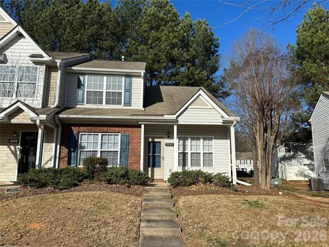 5227 Magnolia Tree Lane Charlotte NC 28215