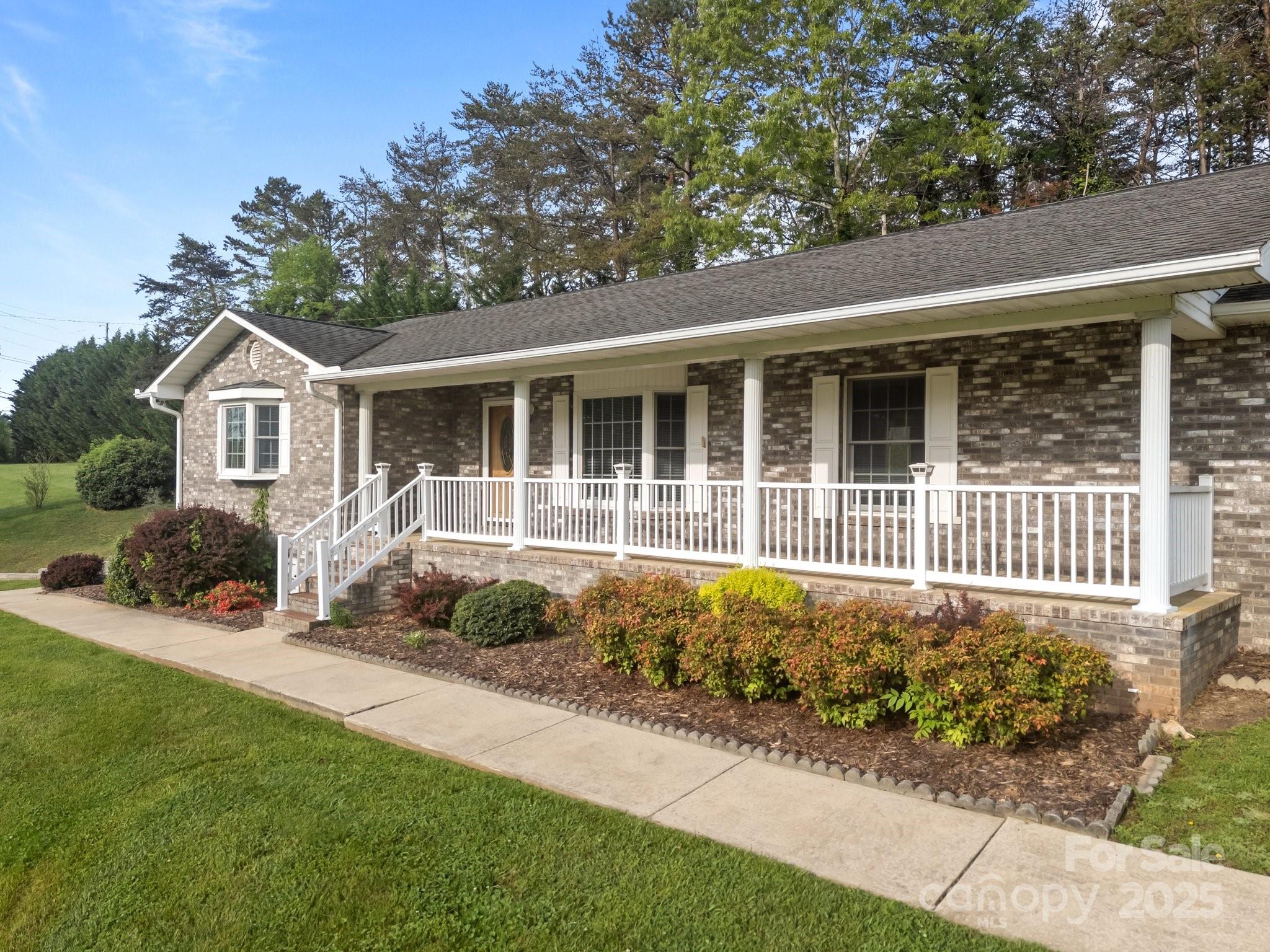 35 Clayton Drive