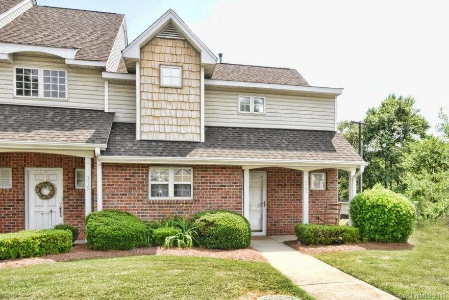 Maintenance-free lifestyle awaits at this Stonebridge townhome in convenient Concord location.Minutes from shopping,medical facilities & downtown.Former model features master on main,extensive molding,beautiful hardwood floors,ceramic tile,smooth ceilings and spacious loft upstairs.End unit provides extra privacy with fenced patio and large side yard.Recent improvements include hardwood flooring,dishwasher,hot water heater and disposal.Private gated entrance to Downtown Connector Greenway.