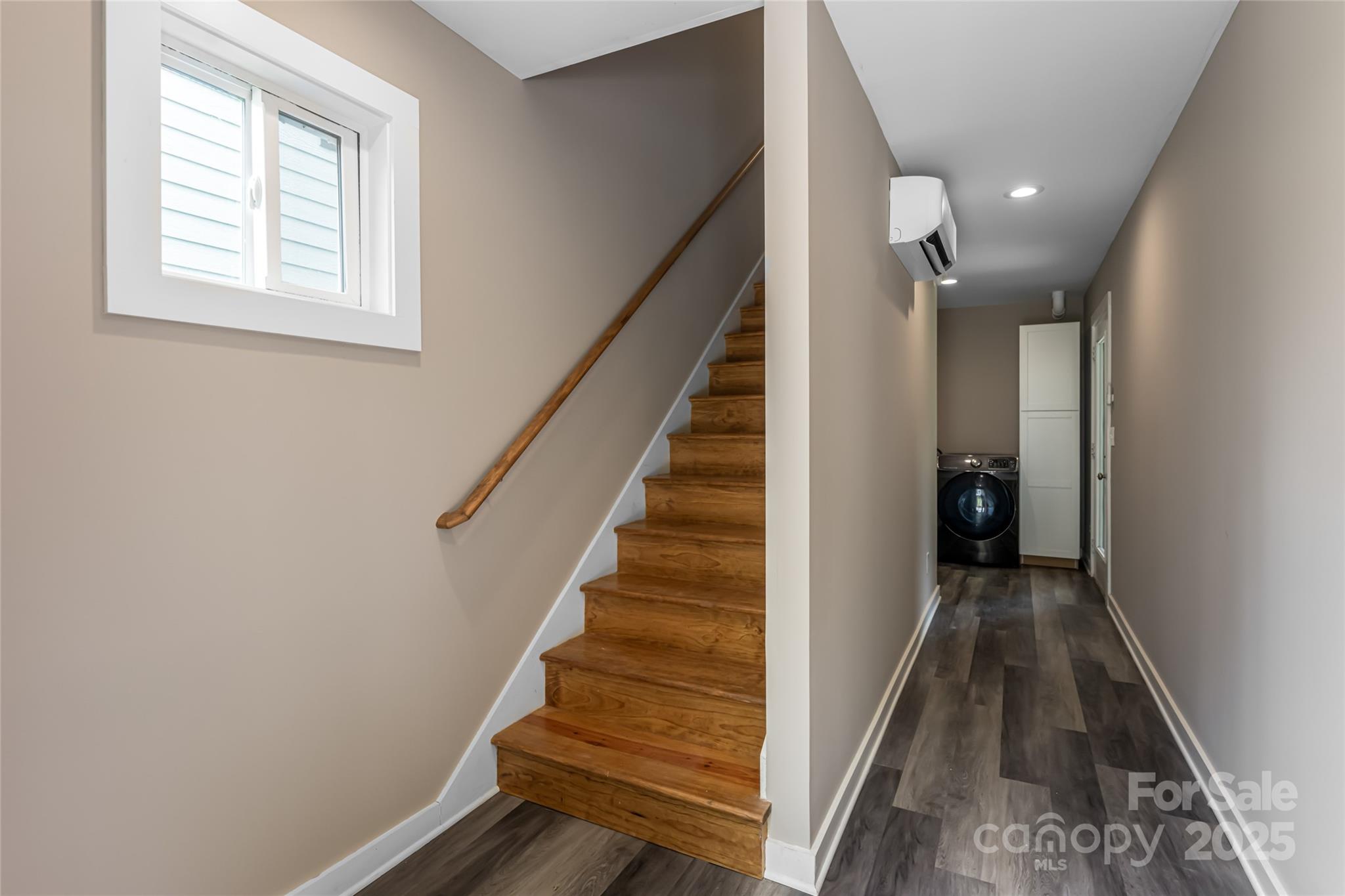 60 W Cascade Street