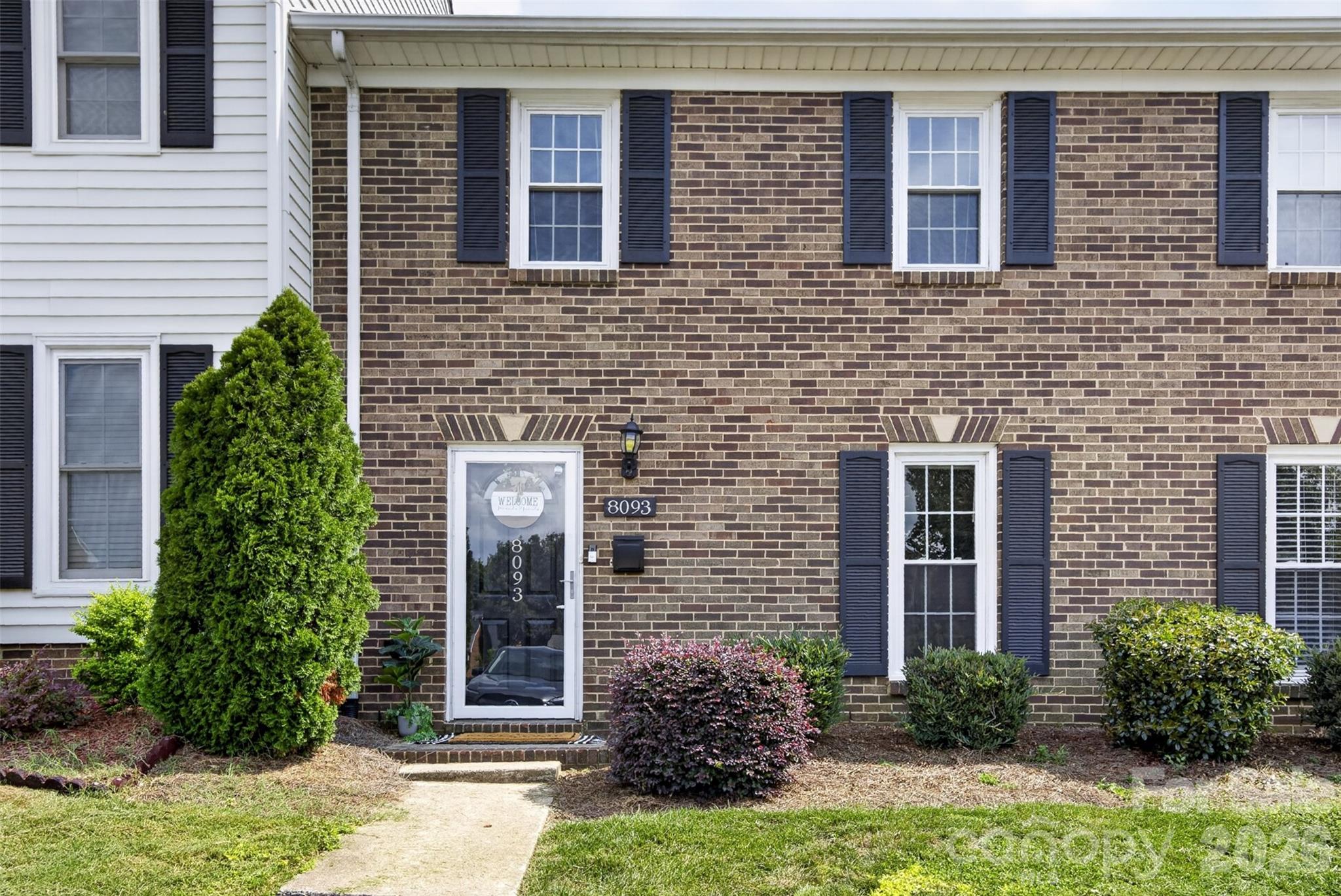 8093 Regent Park Lane