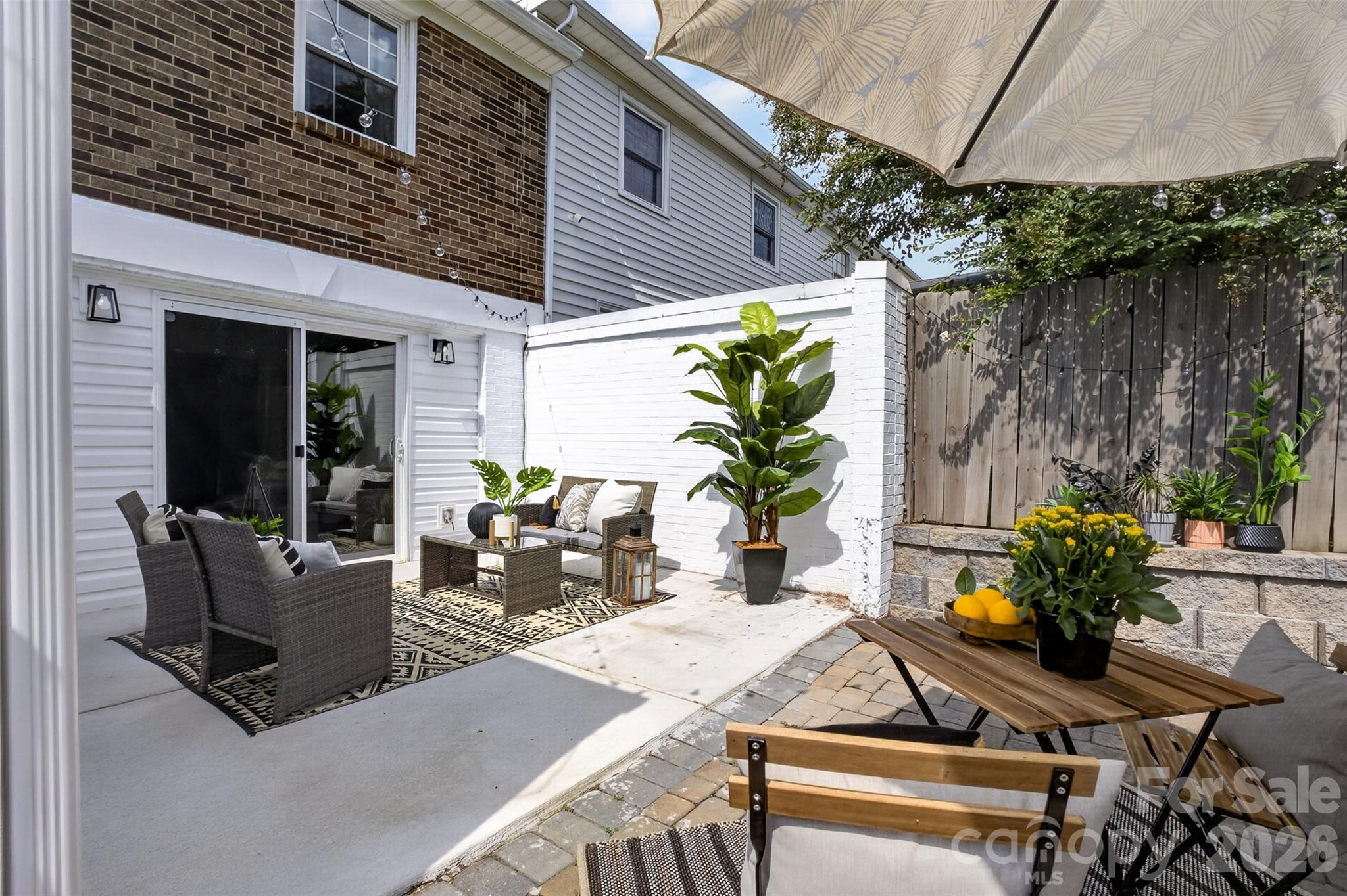 8093 Regent Park Lane