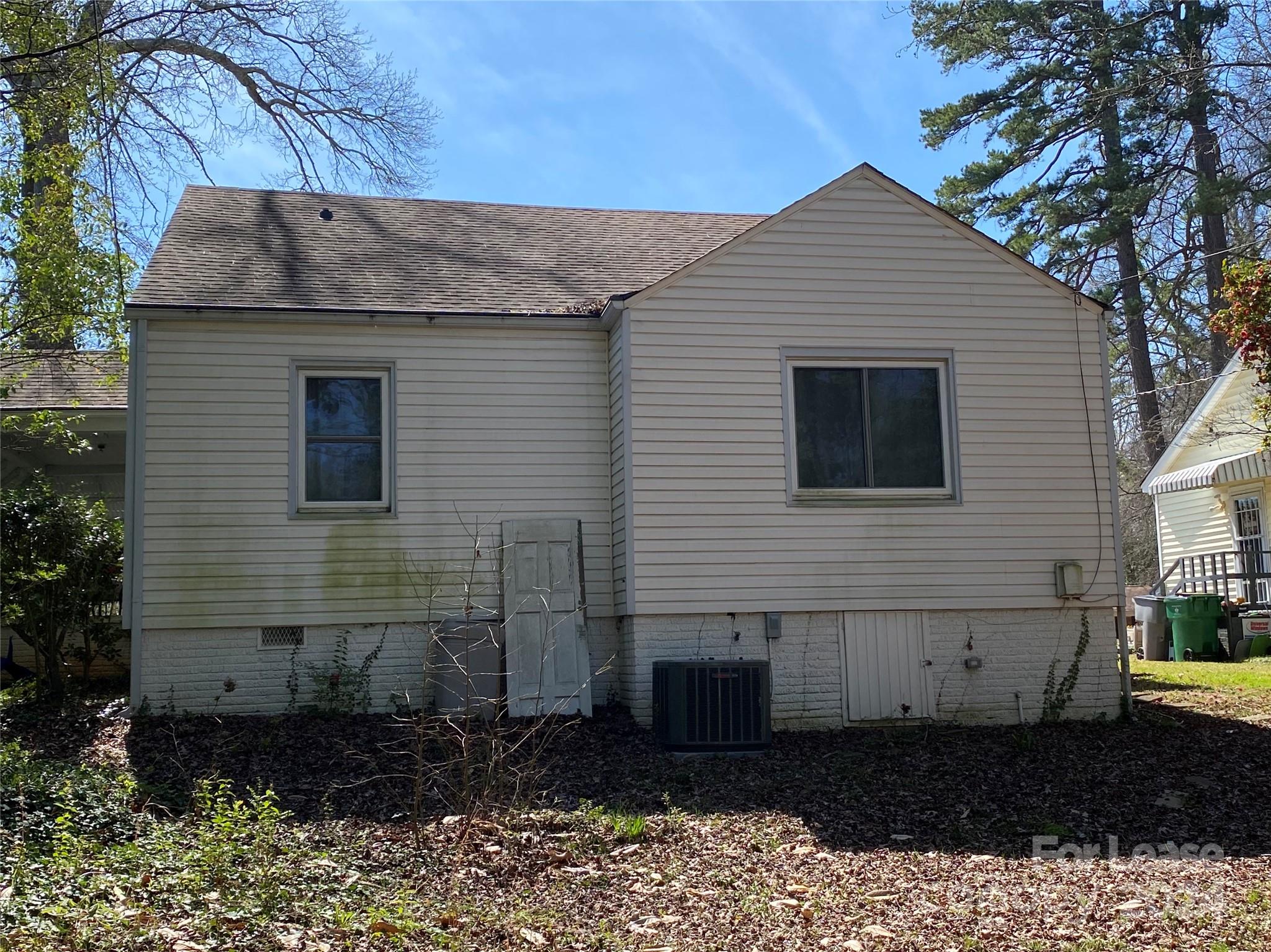 Howie Acres - Residential Lease