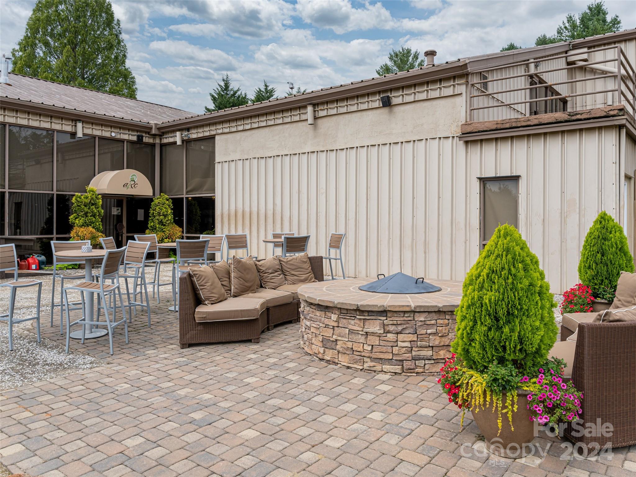 Courtside Condominiums Phase - Residential