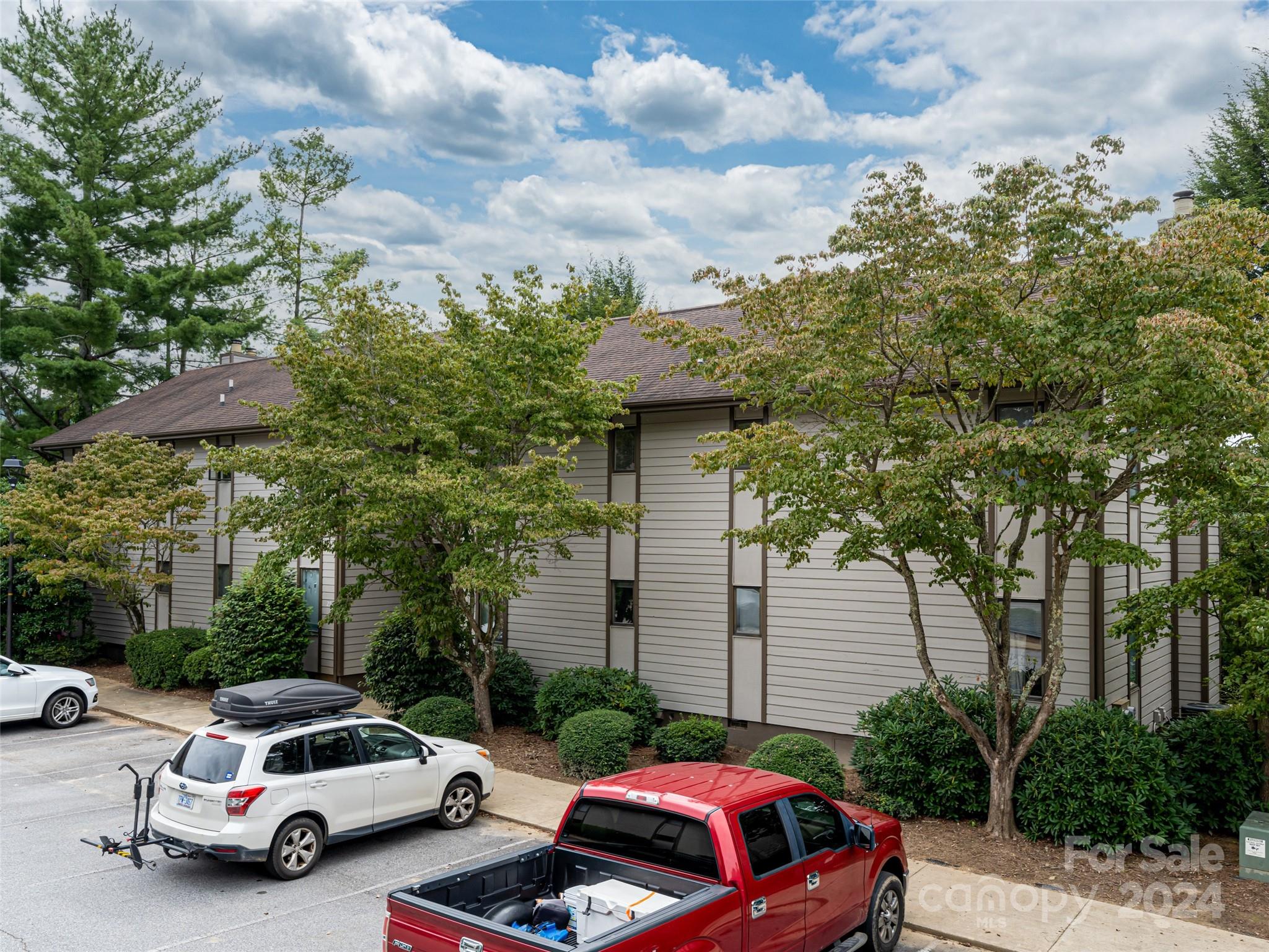 Courtside Condominiums Phase - Residential