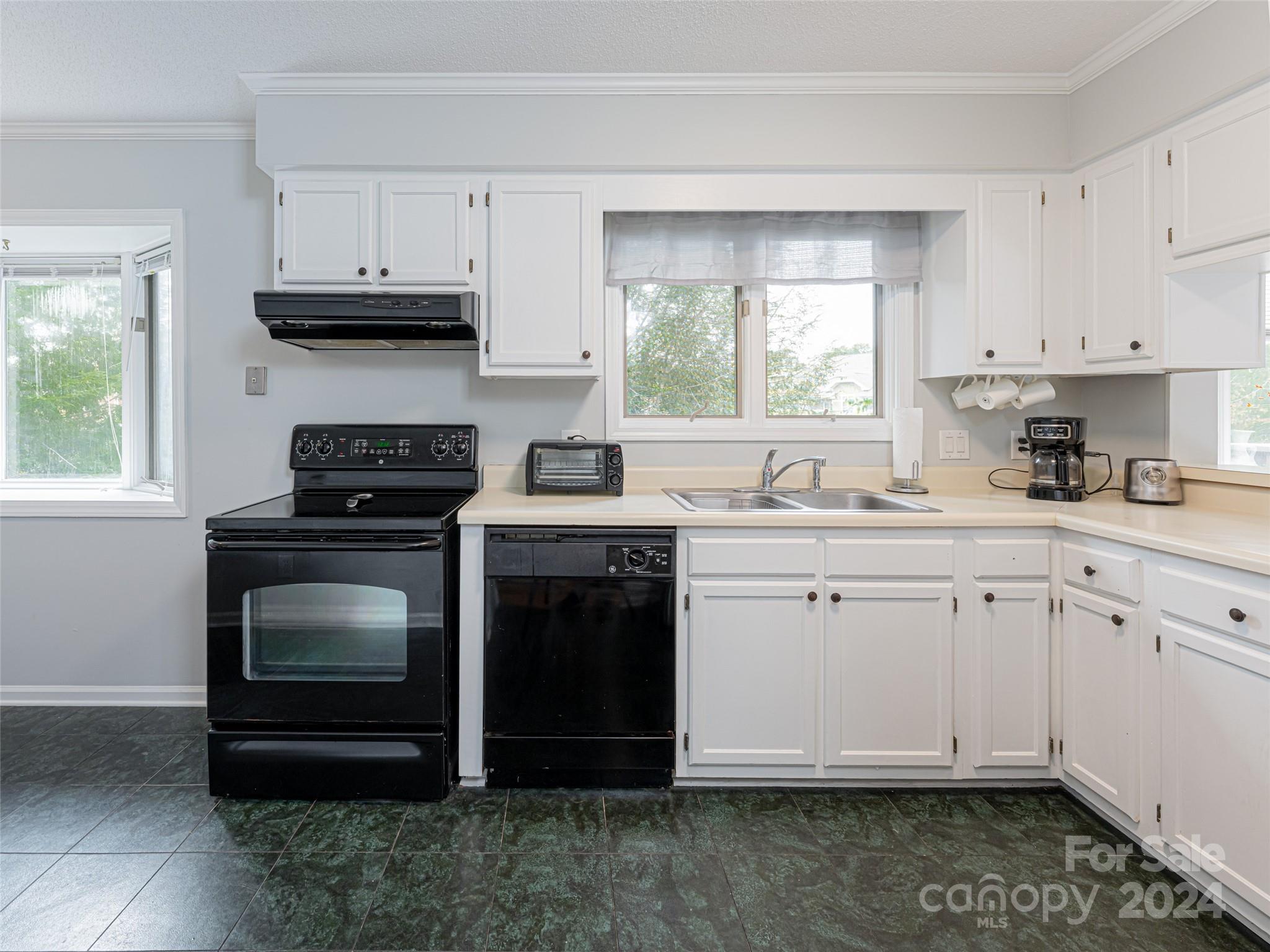 Courtside Condominiums Phase - Residential