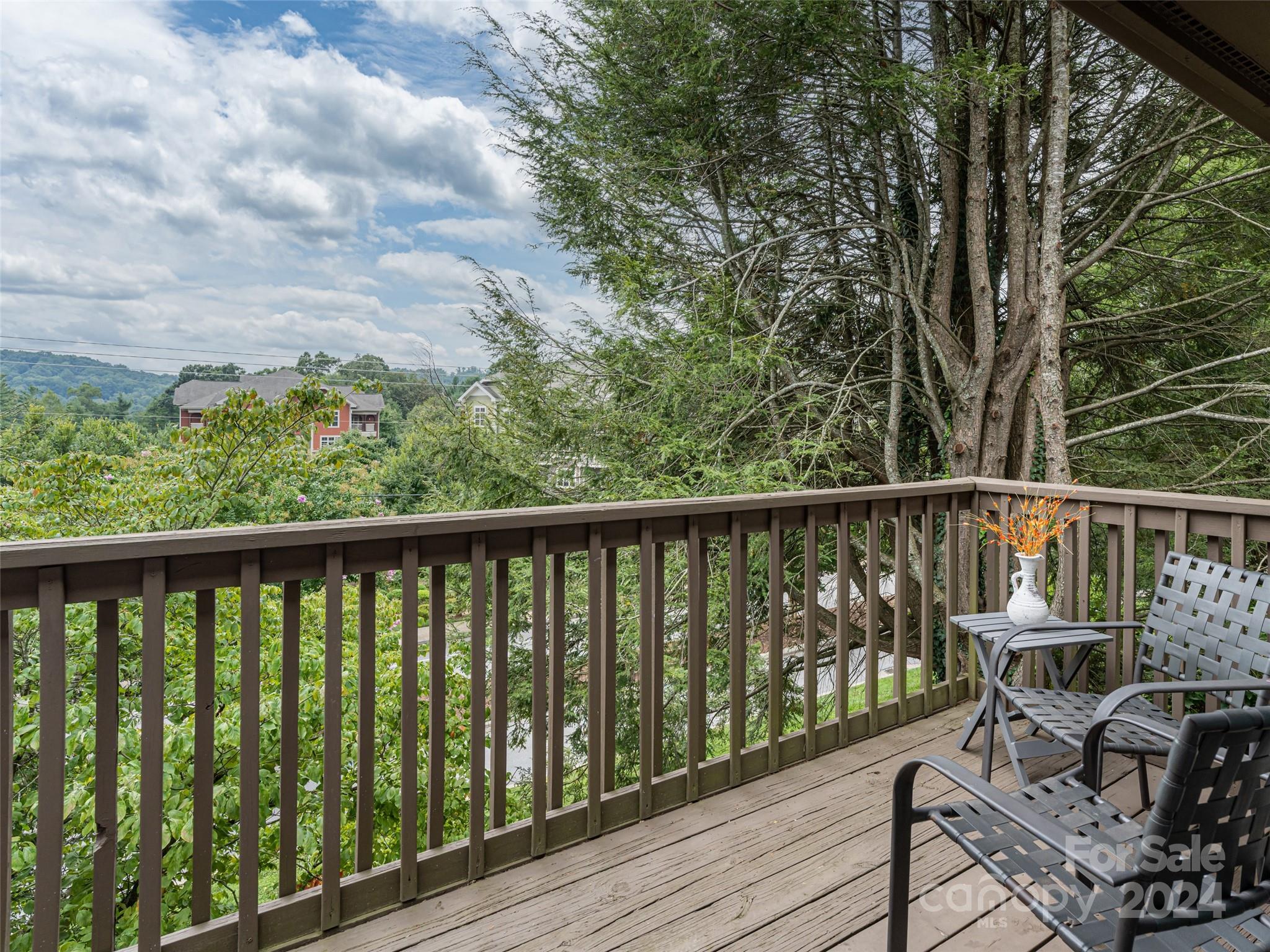 Courtside Condominiums Phase - Residential