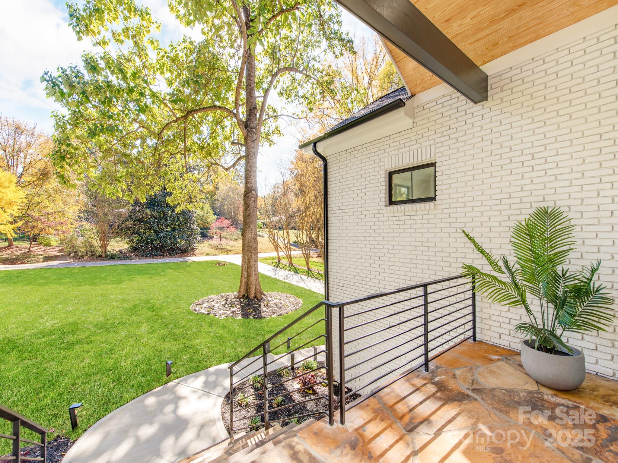 1450 Pine Tree Drive