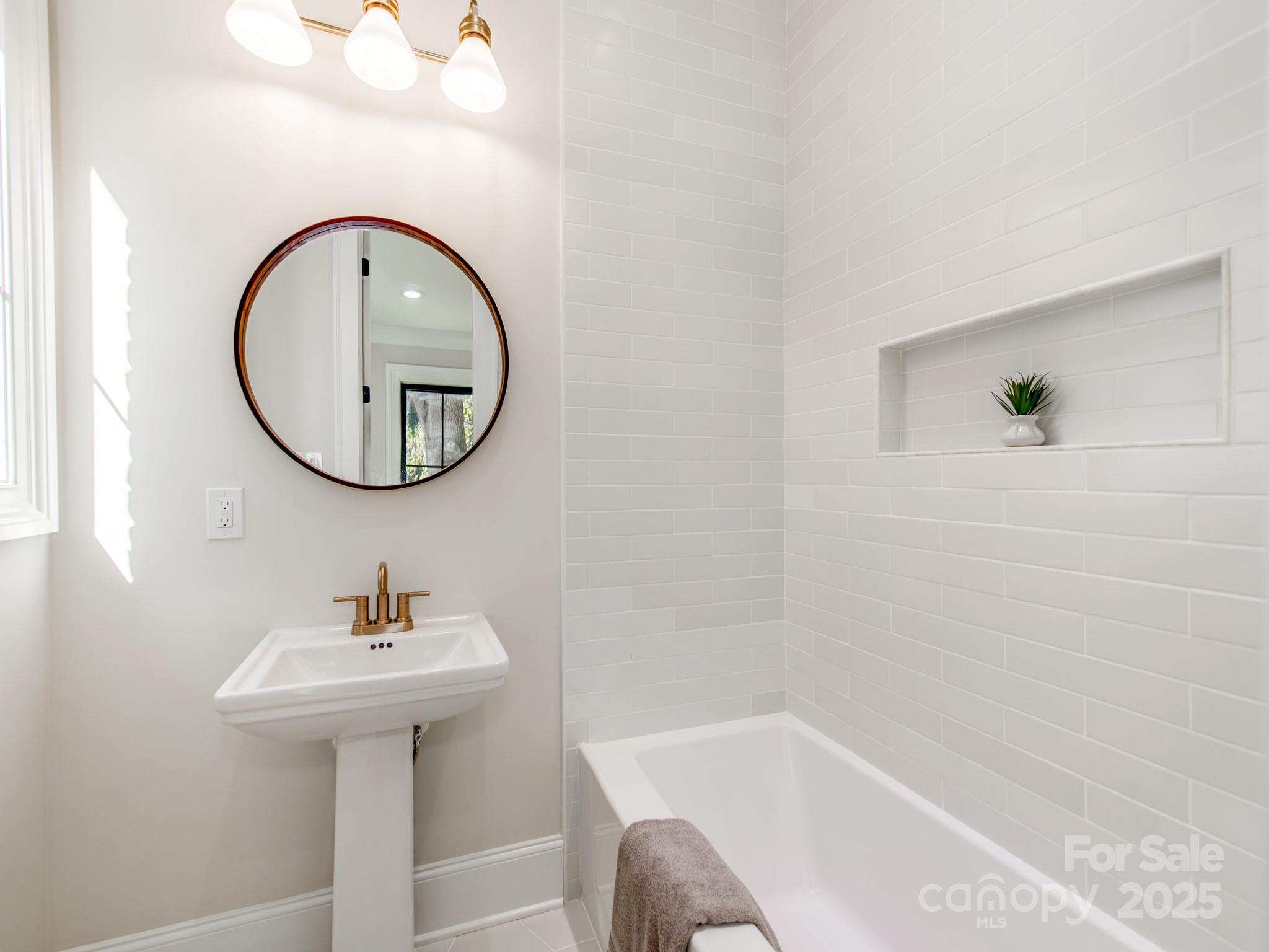 Lansdowne - Residential