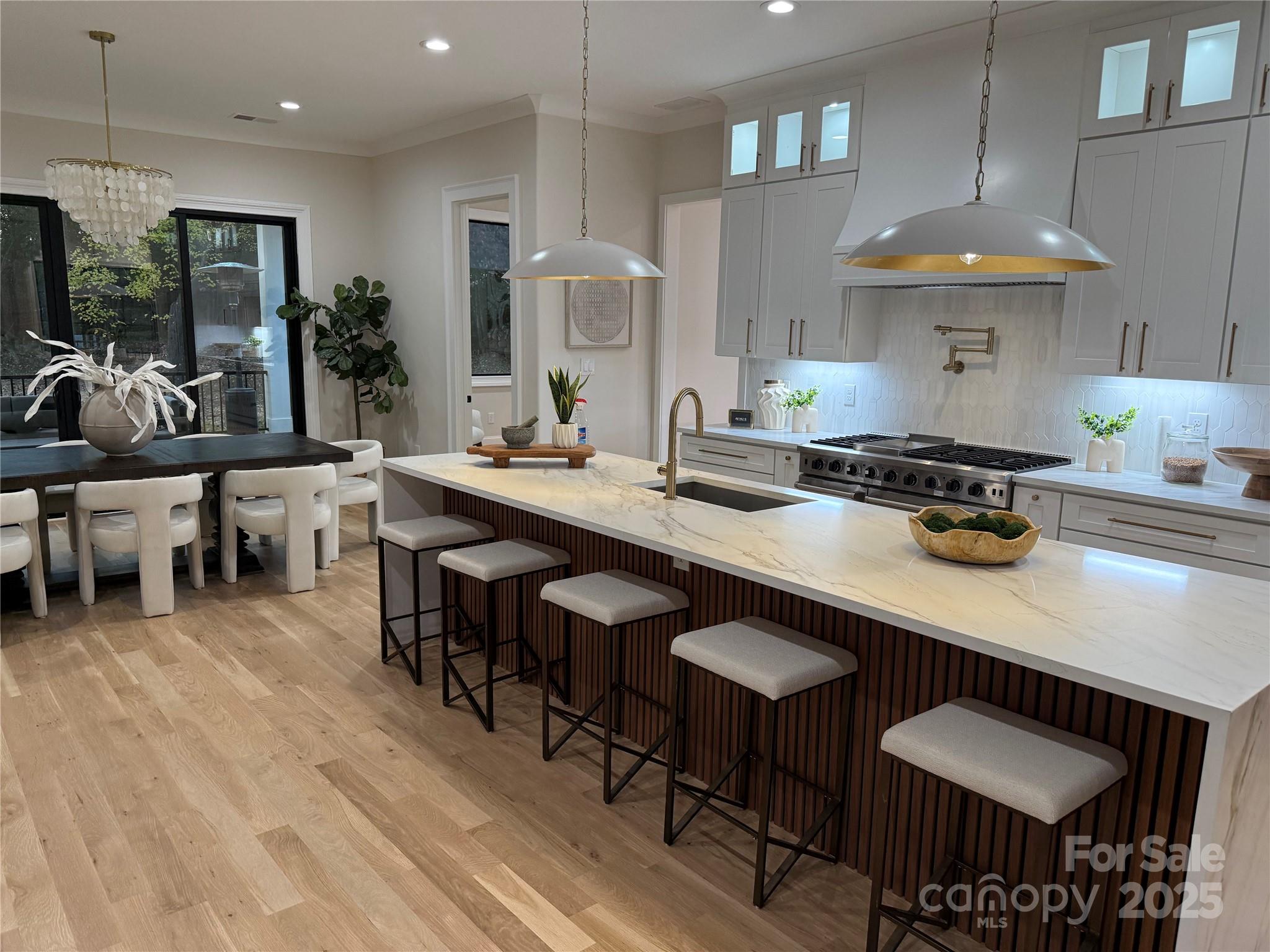 1450 Pine Tree Drive