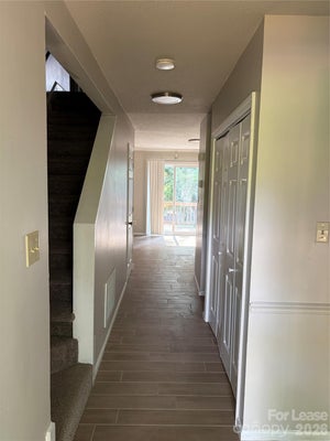 1708 VILLAGE LAKE DR, CHARLOTTE, NC 28212 - Image d28f72b2b01fb03367f52d7ed00db6f9/3250904059