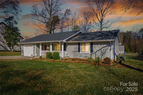 489 14th Avenue Drive NE Hickory NC 28601