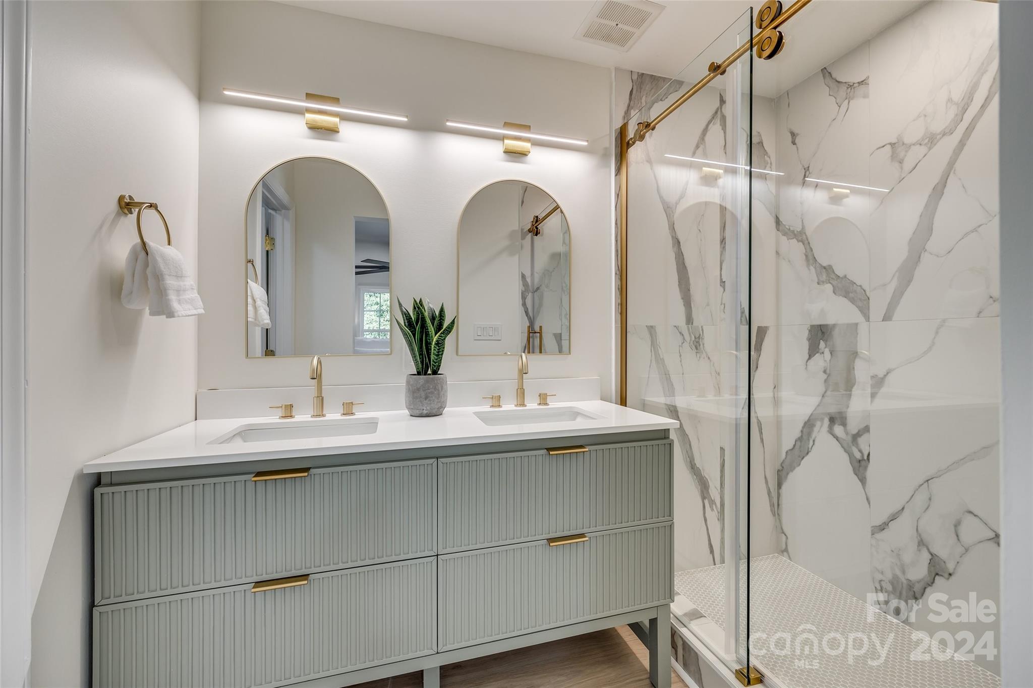 Tega Cay - Residential