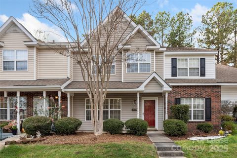Photo of 15554 Asterwind Court, Charlotte, NC 28277 (MLS # 4328756)