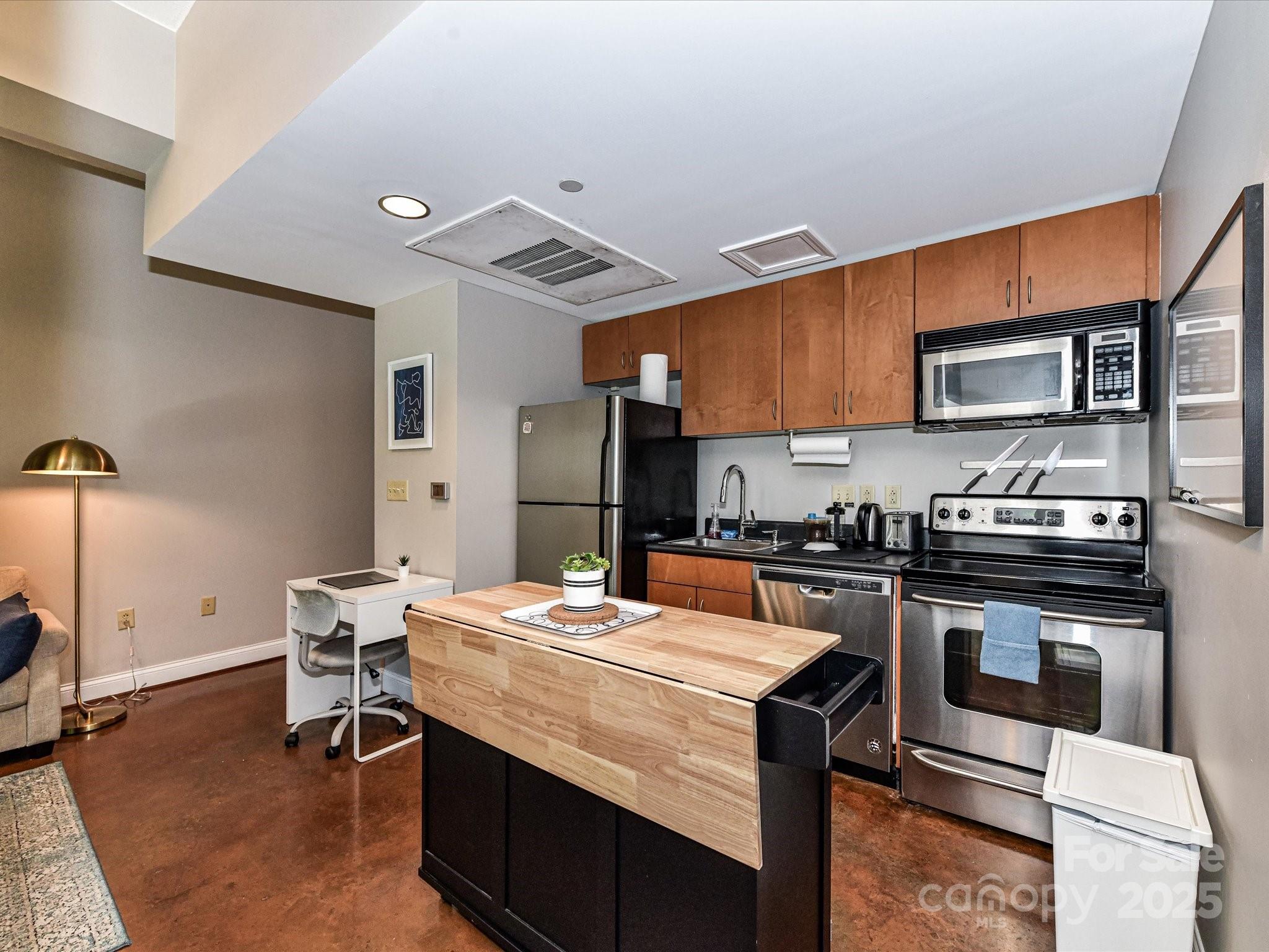 715 North Church Street - Residential