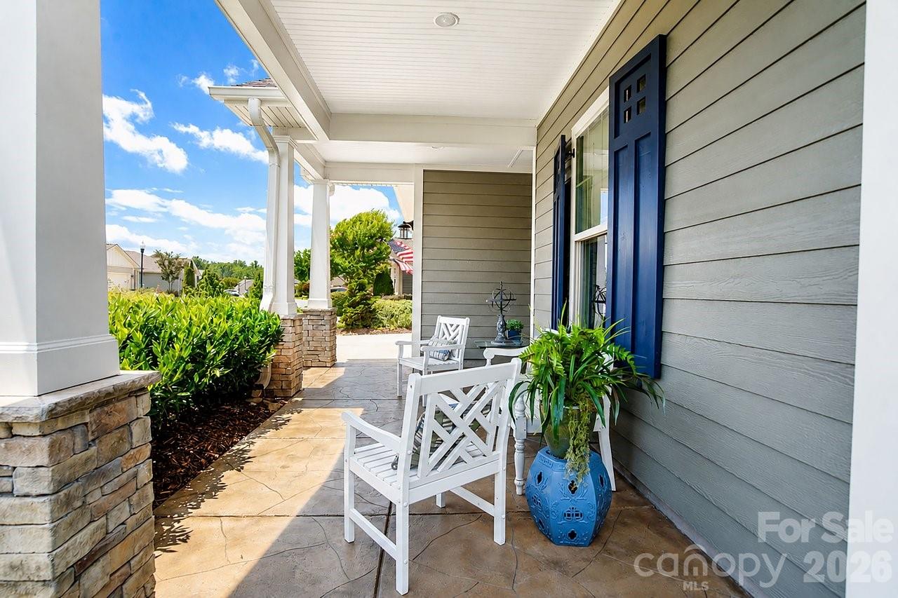 4854 Looking Glass Trail