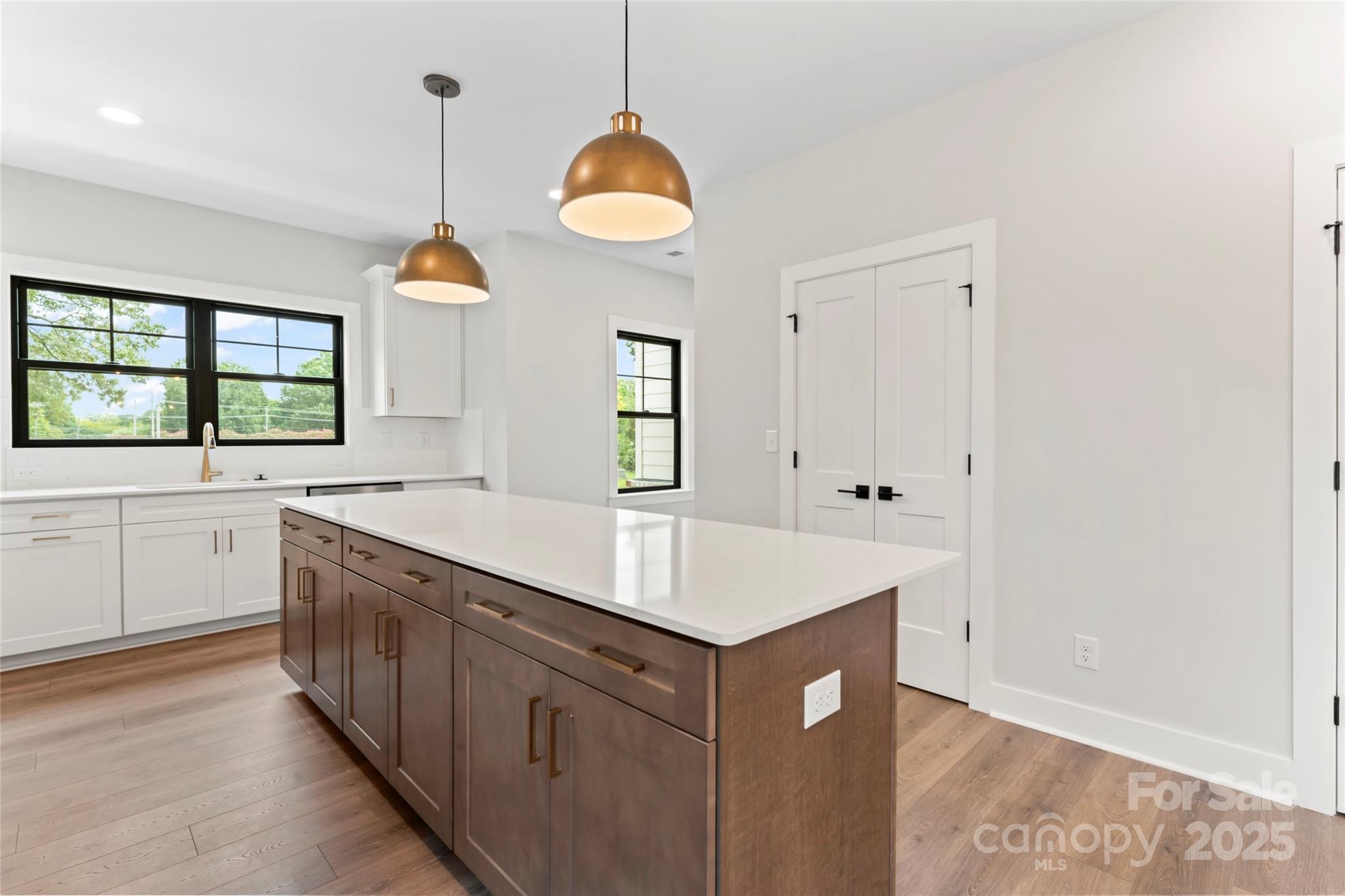 740 Falling Oak Alley 24