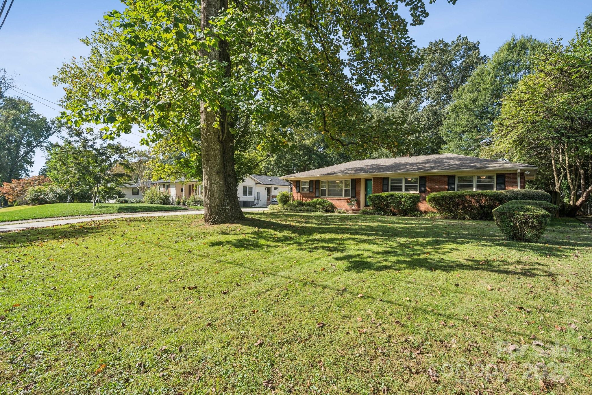 5322 Chedworth Drive